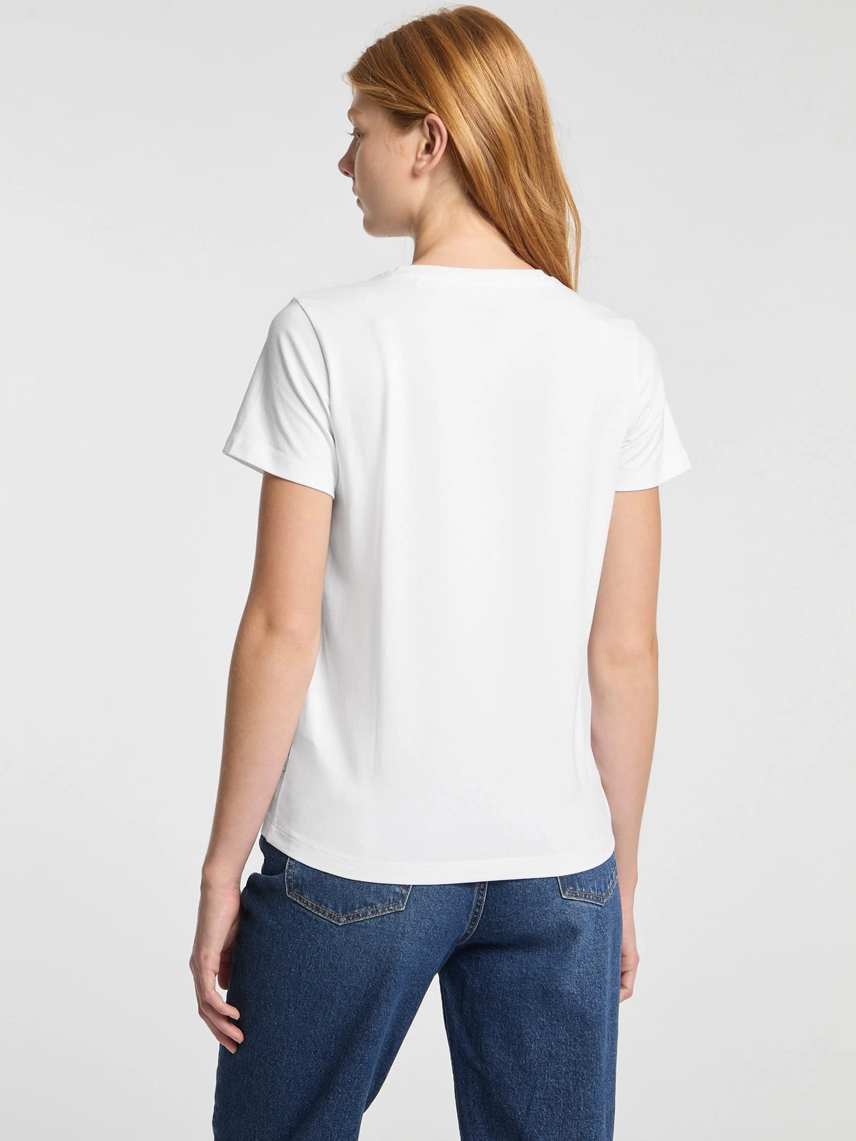 GUESS JEANS Kadın Logo İşlemeli Tişört Beyaz
