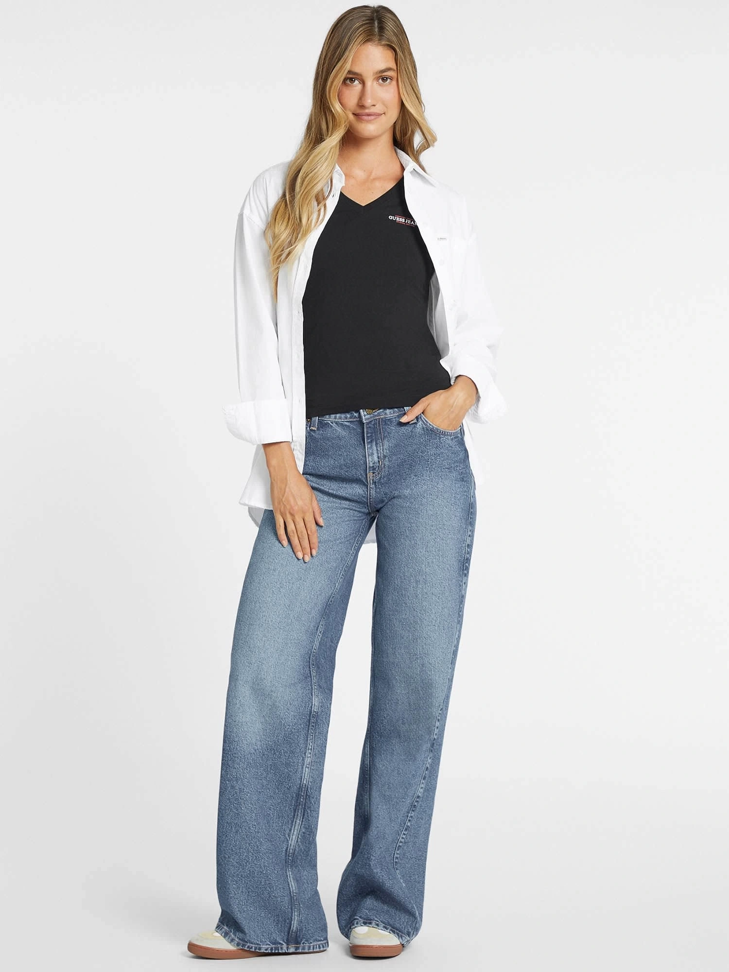 Guess Jeans Kadın Mini Siyah V Yaka T-Shirt