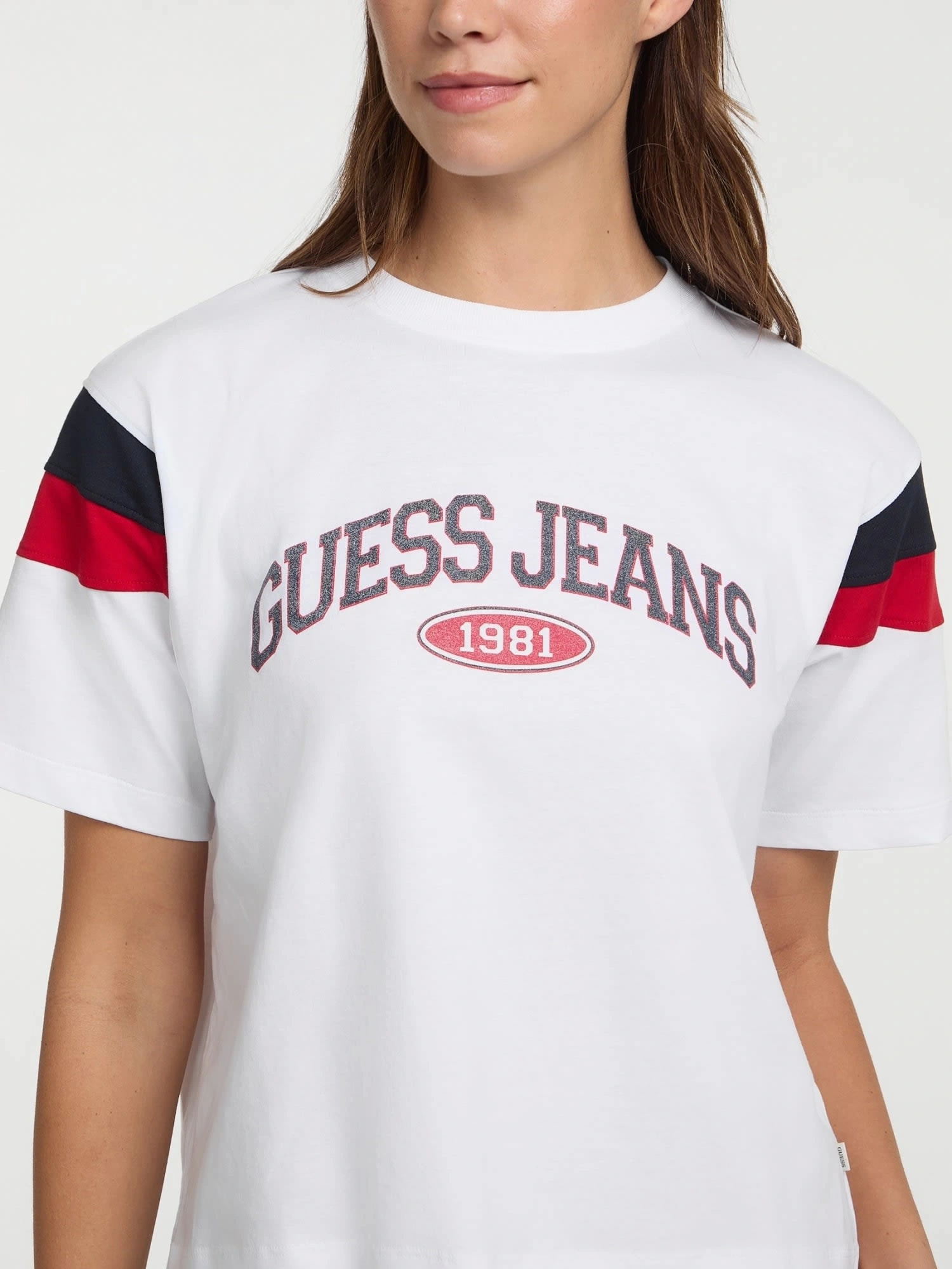 Guess Kadın Beyaz Boxy Kesim Kısa Kollu Tişört