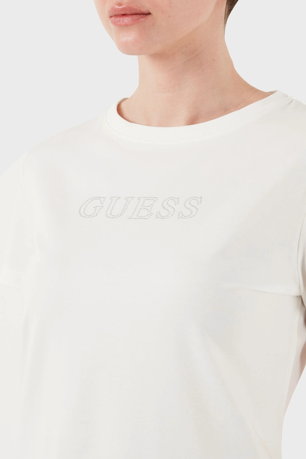 Guess Kadın Beyaz Briana Kısa Kollu Tişört