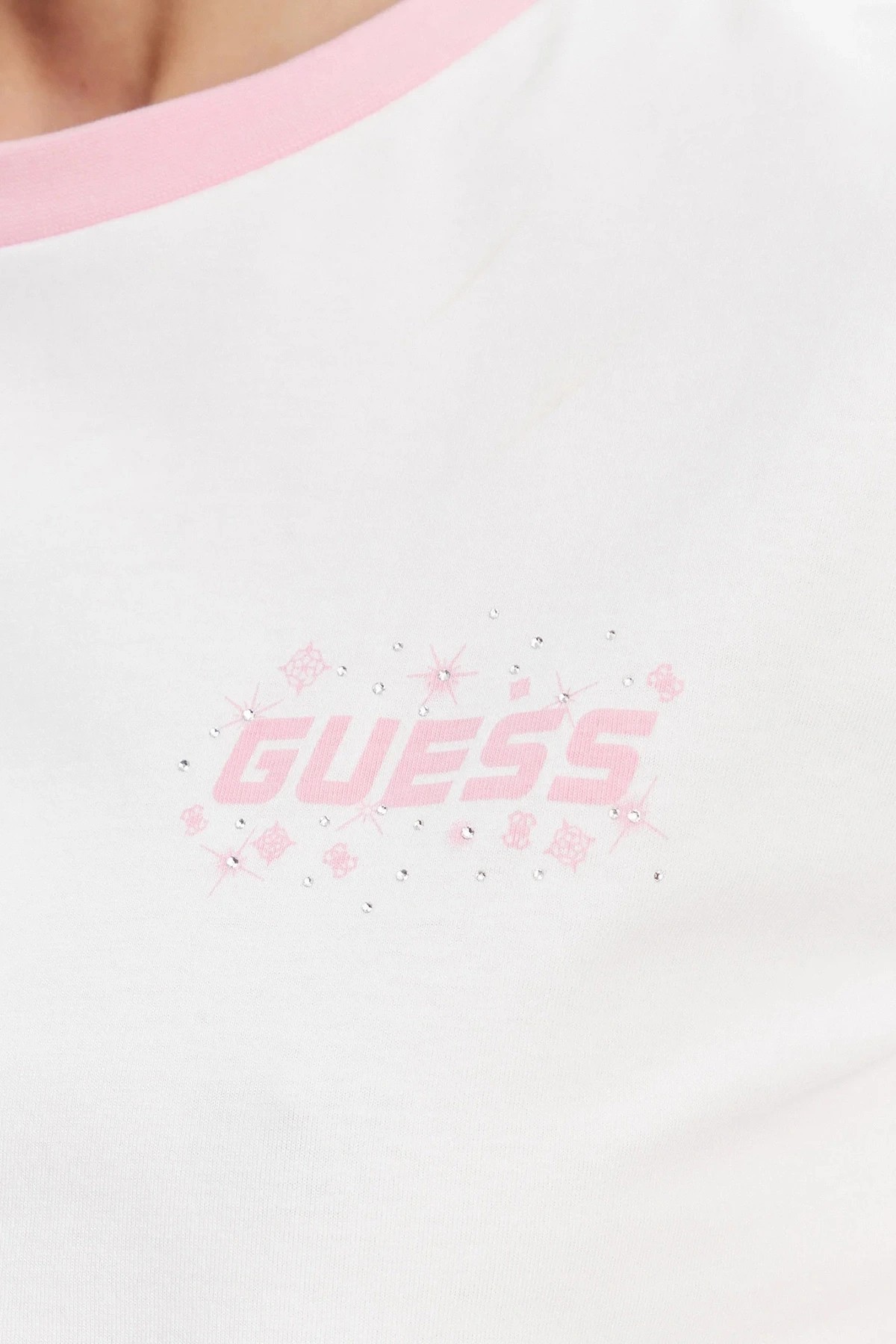 Guess Kadın Beyaz Fresia Logolu Tişört