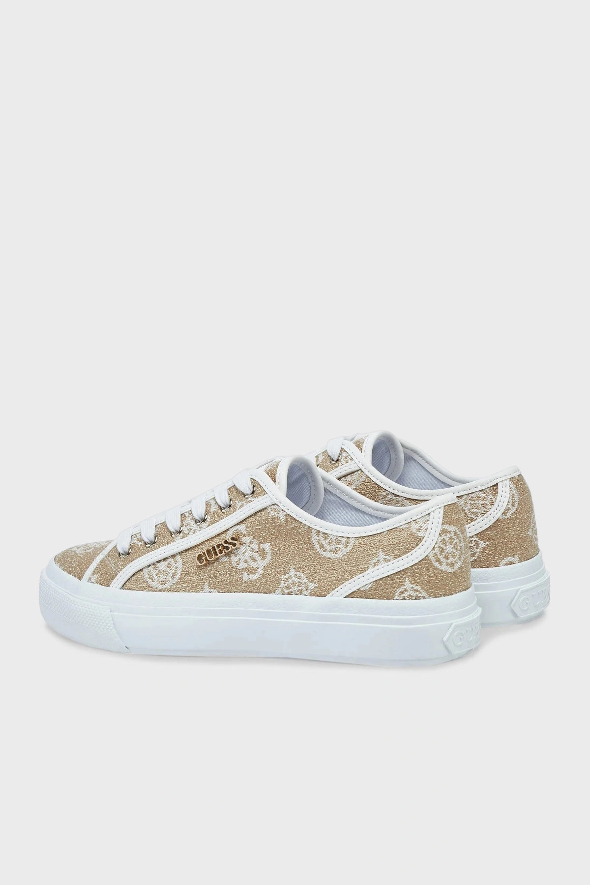 Guess Kadın Beyaz Jelexa 4G Logolu Sneaker