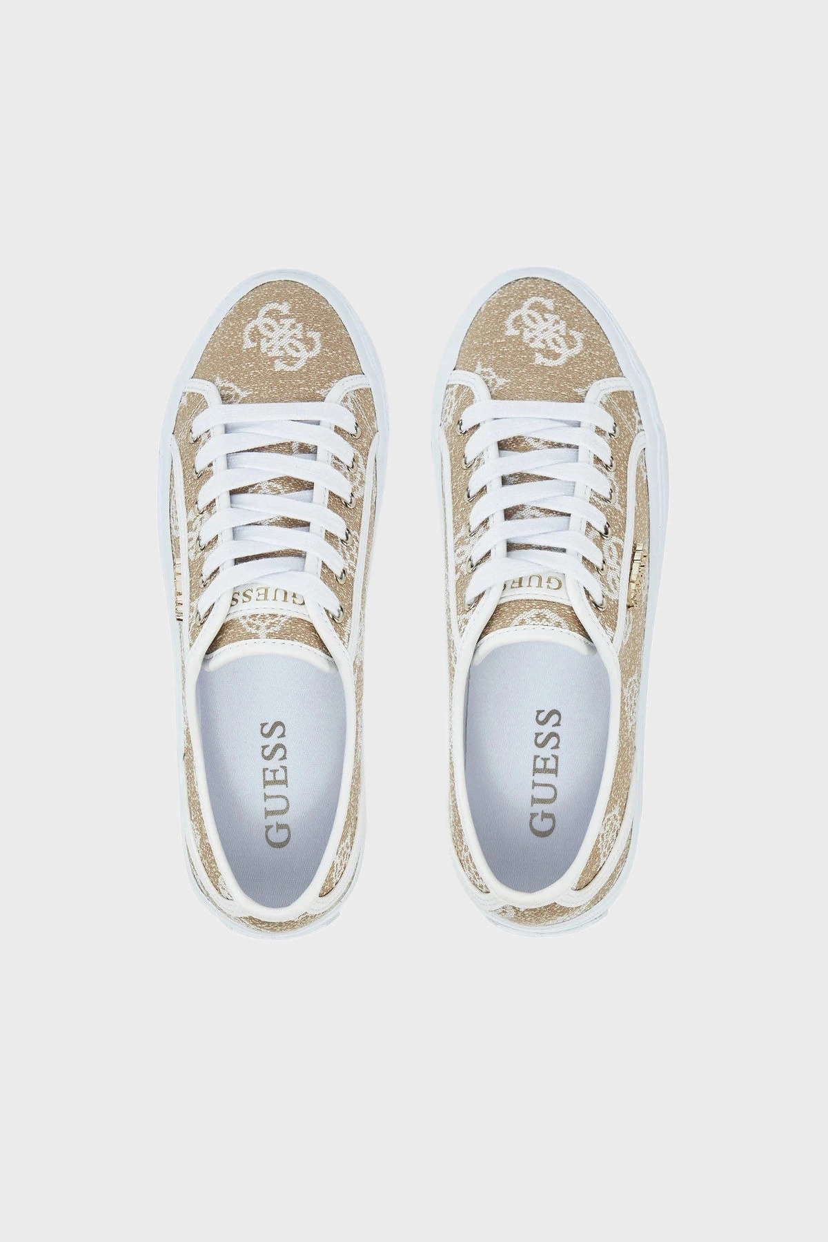 Guess Kadın Beyaz Jelexa 4G Logolu Sneaker