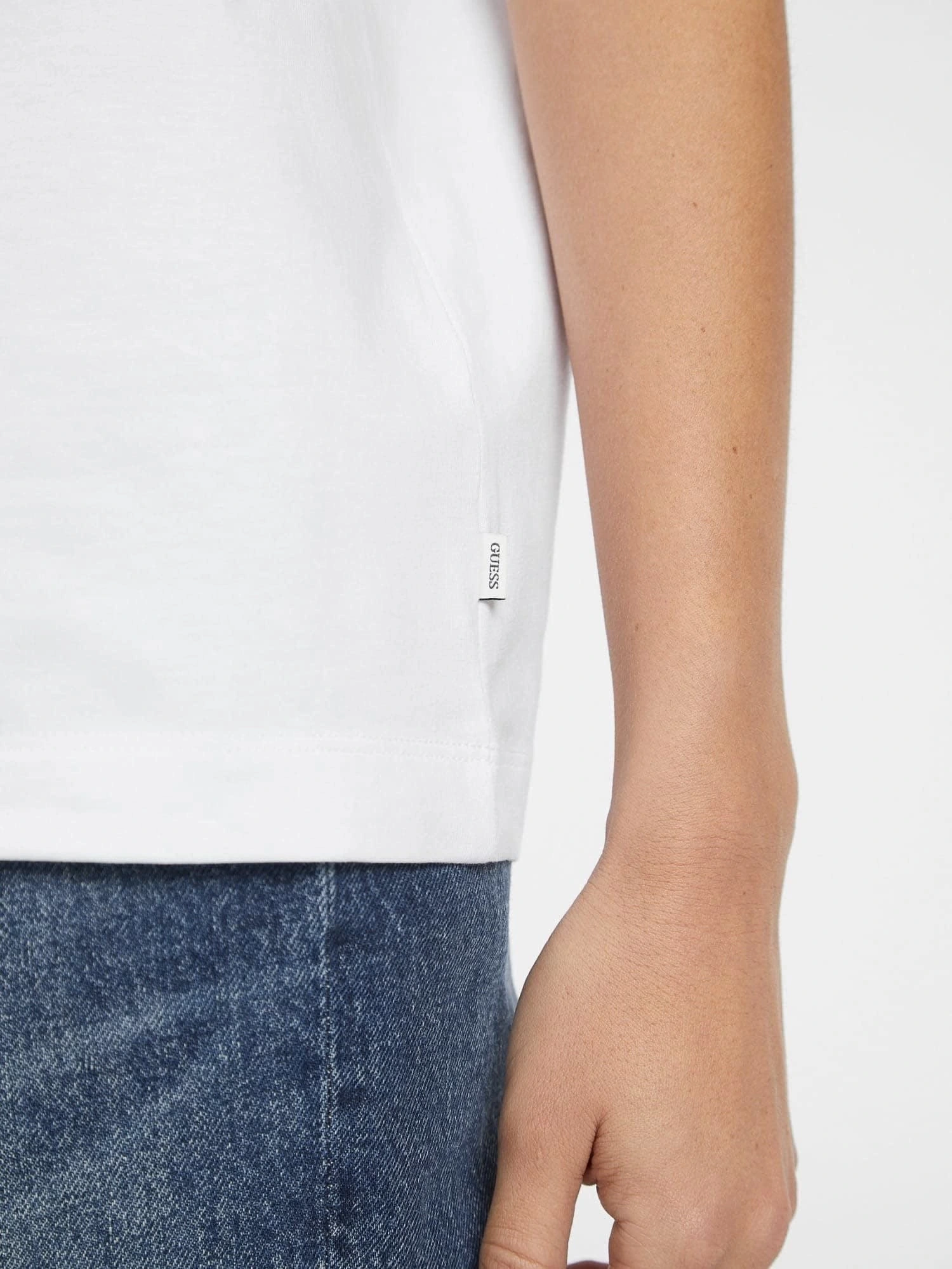 Guess Kadın Beyaz Oversize Bisiklet Yaka Pamuklu T-shirt