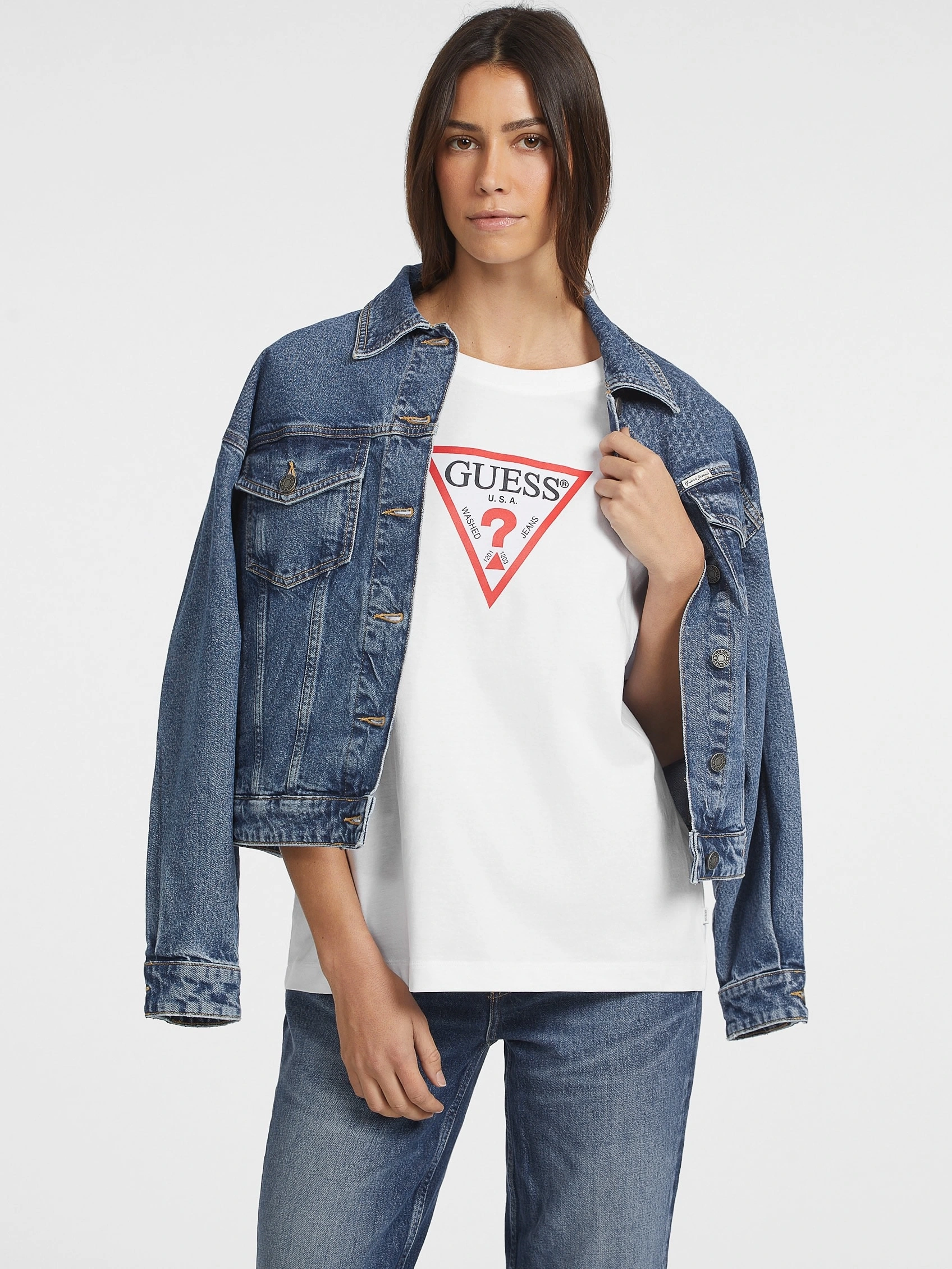 Guess Kadın Beyaz Oversize Bisiklet Yaka Pamuklu T-shirt