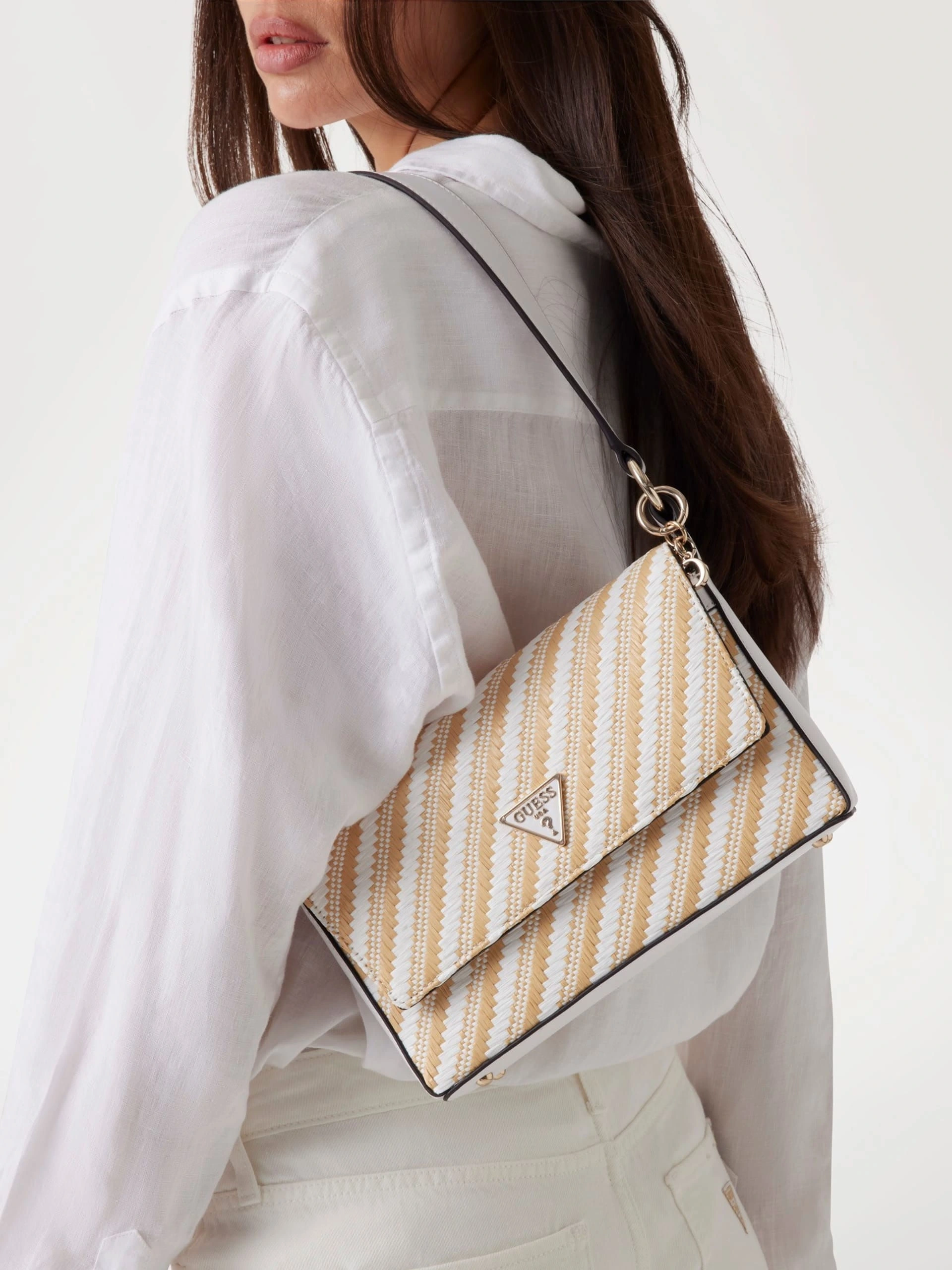Guess Kadın  Simona Flap Omuz Çantası