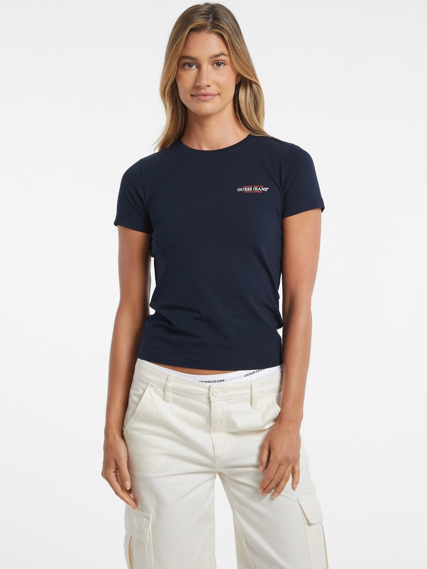 Guess Kadın Classic Mini Üçgen Logolu Siyah T-Shirt