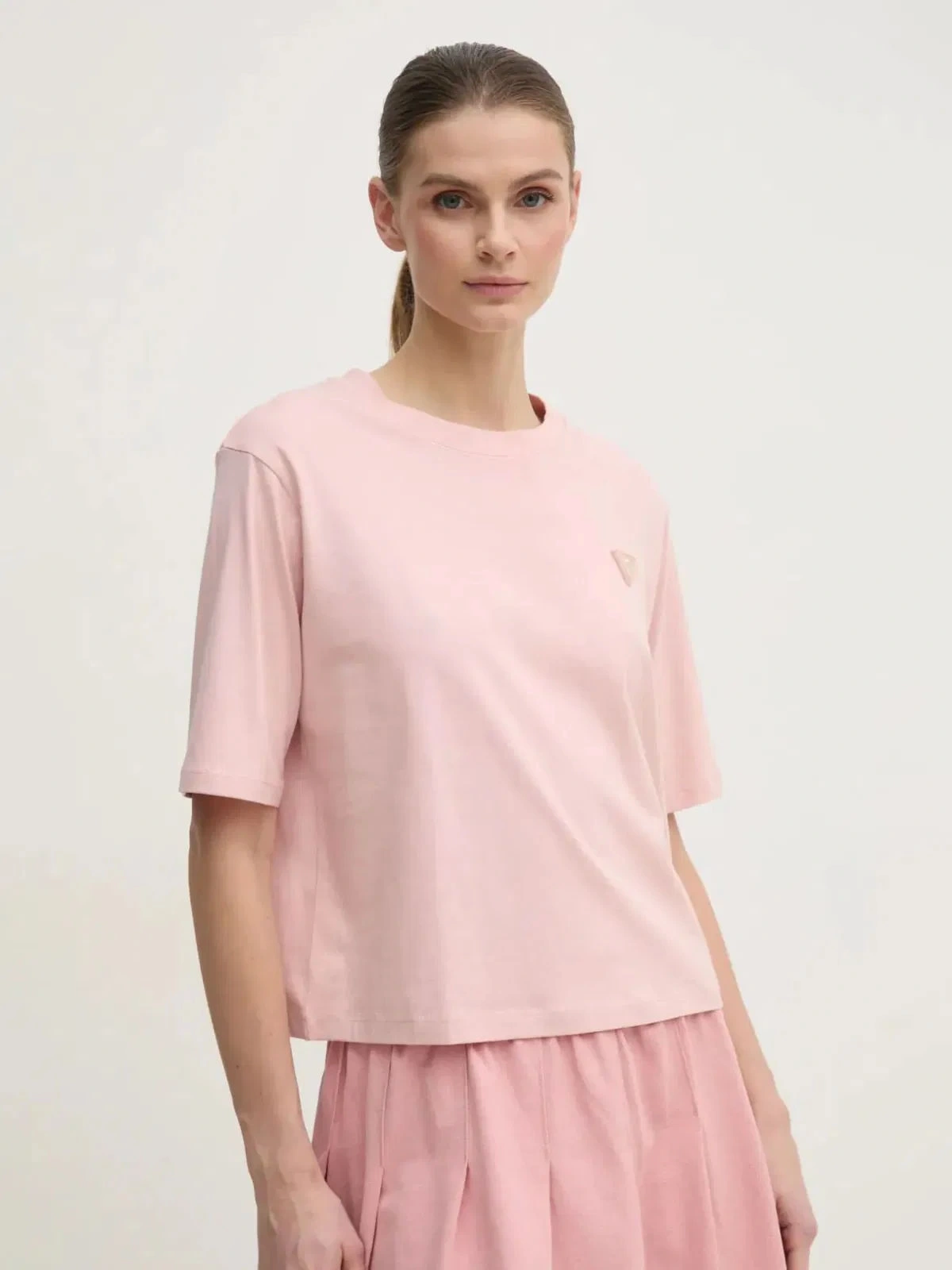 Guess Kadın Pembe Colette Salaş Tişört