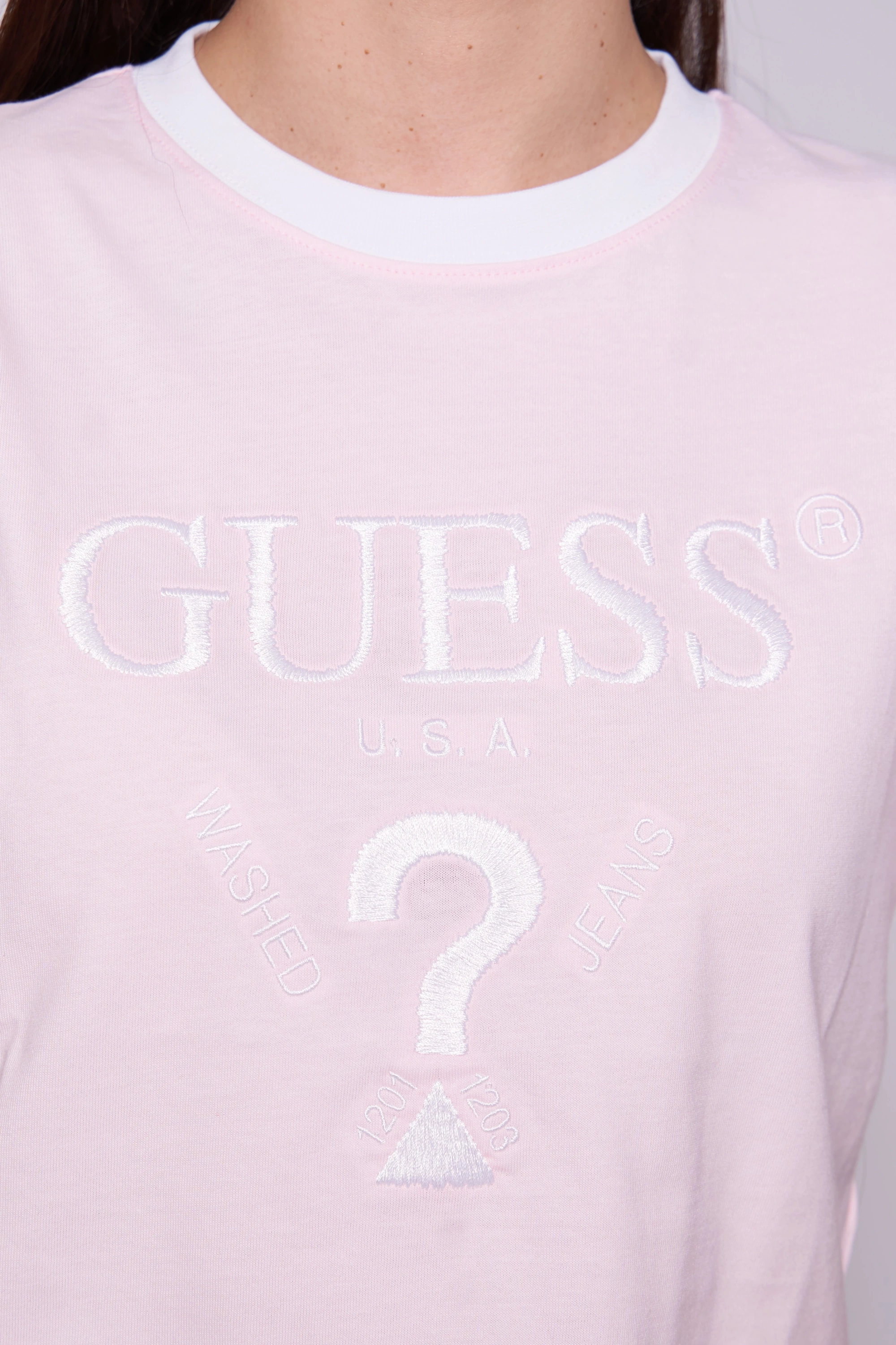 Guess Kadın Pembe Filanta Crop Tişört