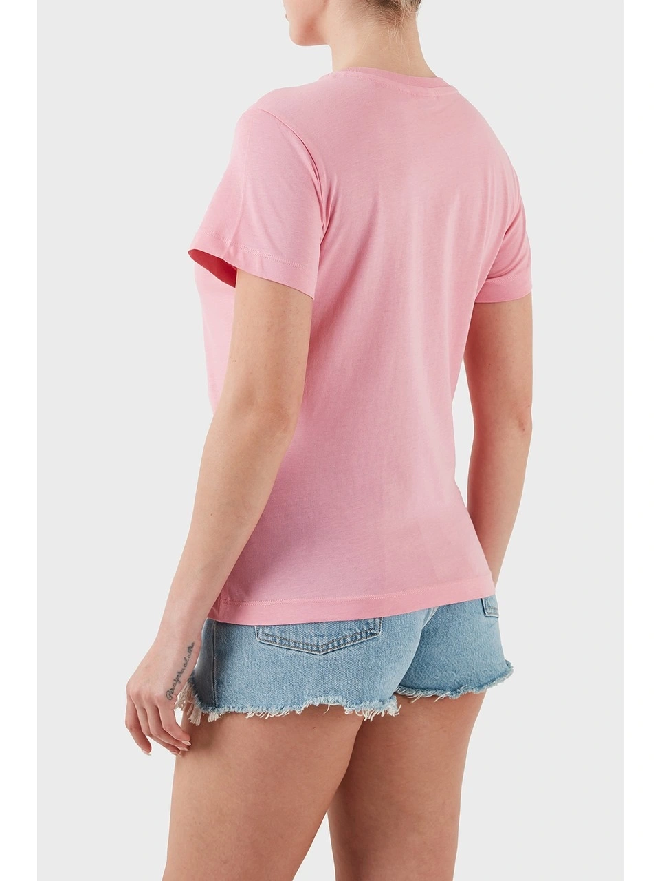 Guess Kadın Pembe Narciso Logolu Tişört