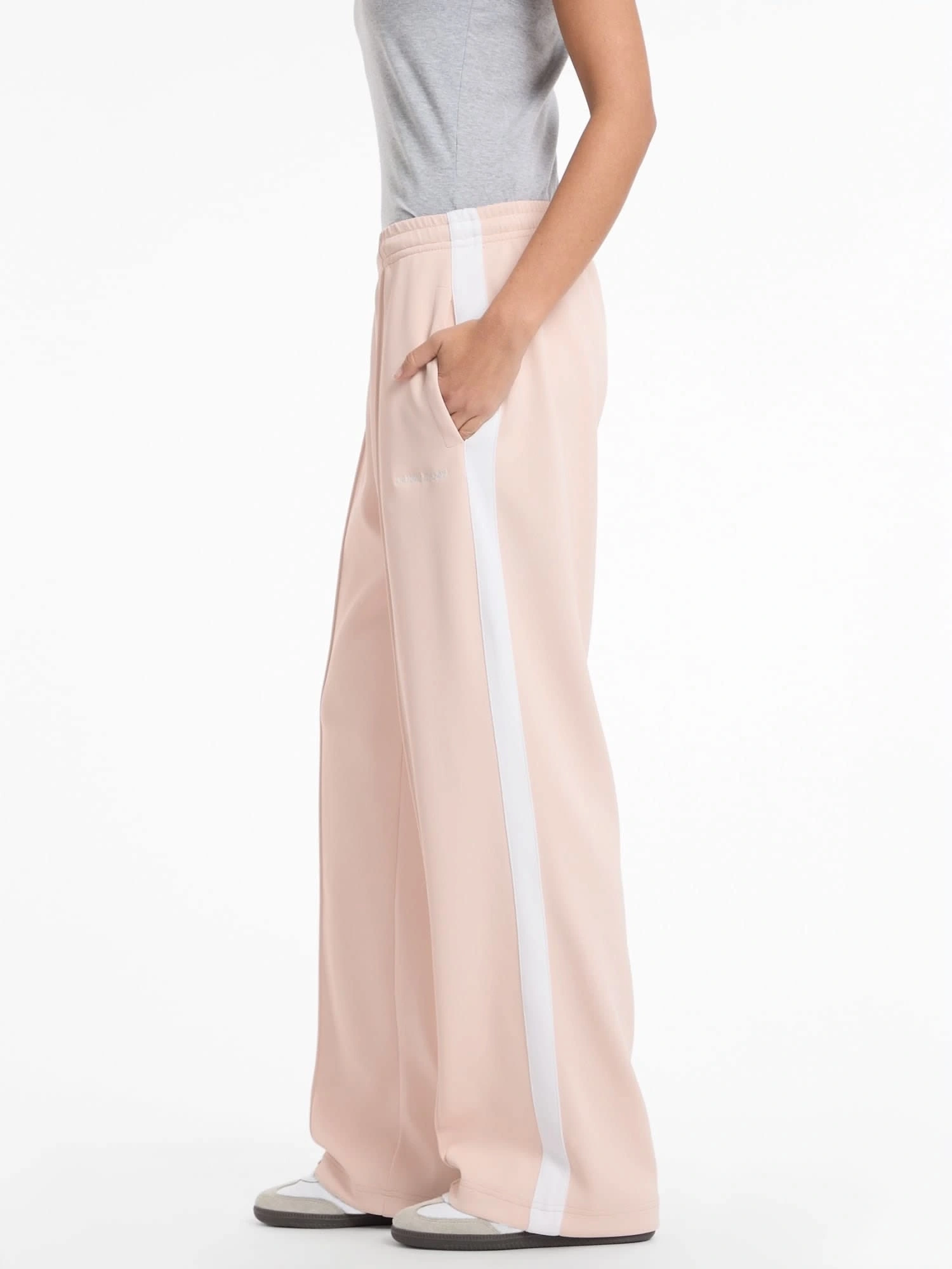 Guess Kadın Pembe Triko Eşofman Altı