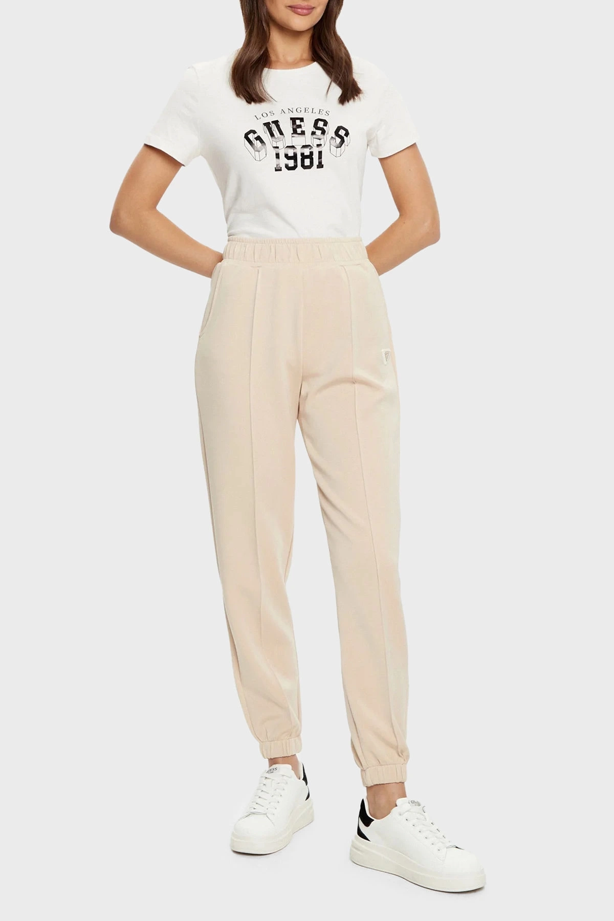 Guess Kadın Krem Martina   Bisiklet Yaka Logolu T-Shirt