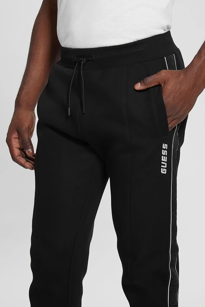 Guess Erkek Siyah Yan Tarafı Logolu Eşofman Altı