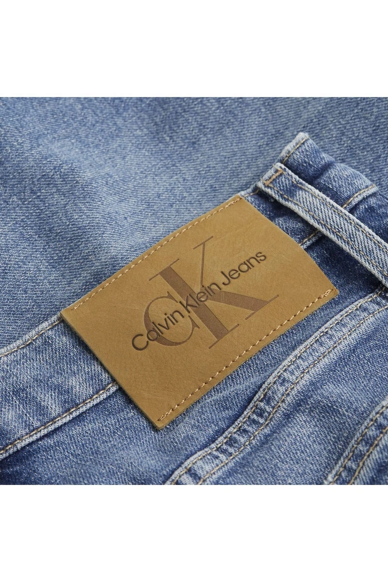 Calvin Klein Kadın Eskitilmiş Regular Fit Mavi Kot Pantolon