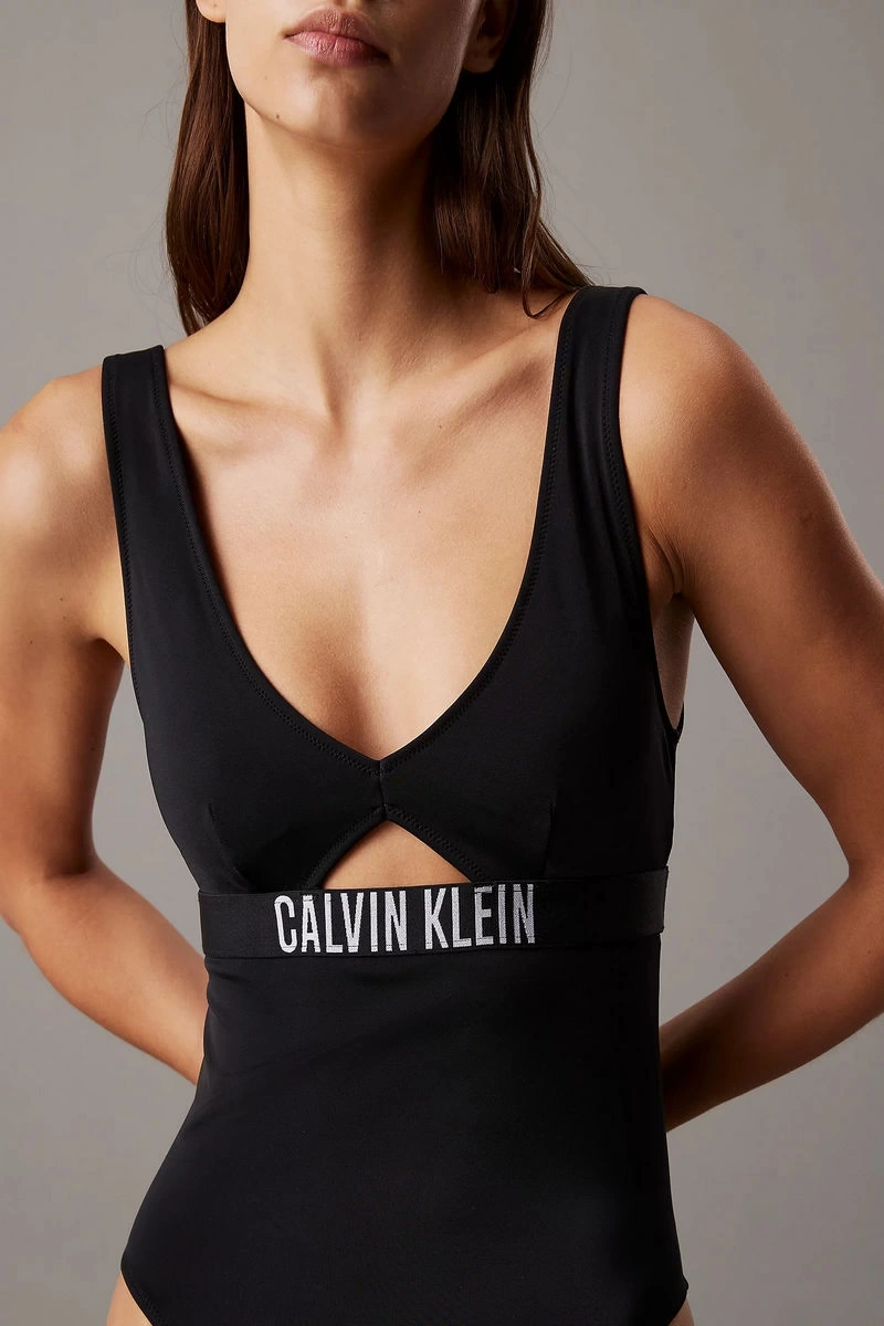 Calvin Klein Kadın Göğüste Kesik Detaylı Siyah Mayo