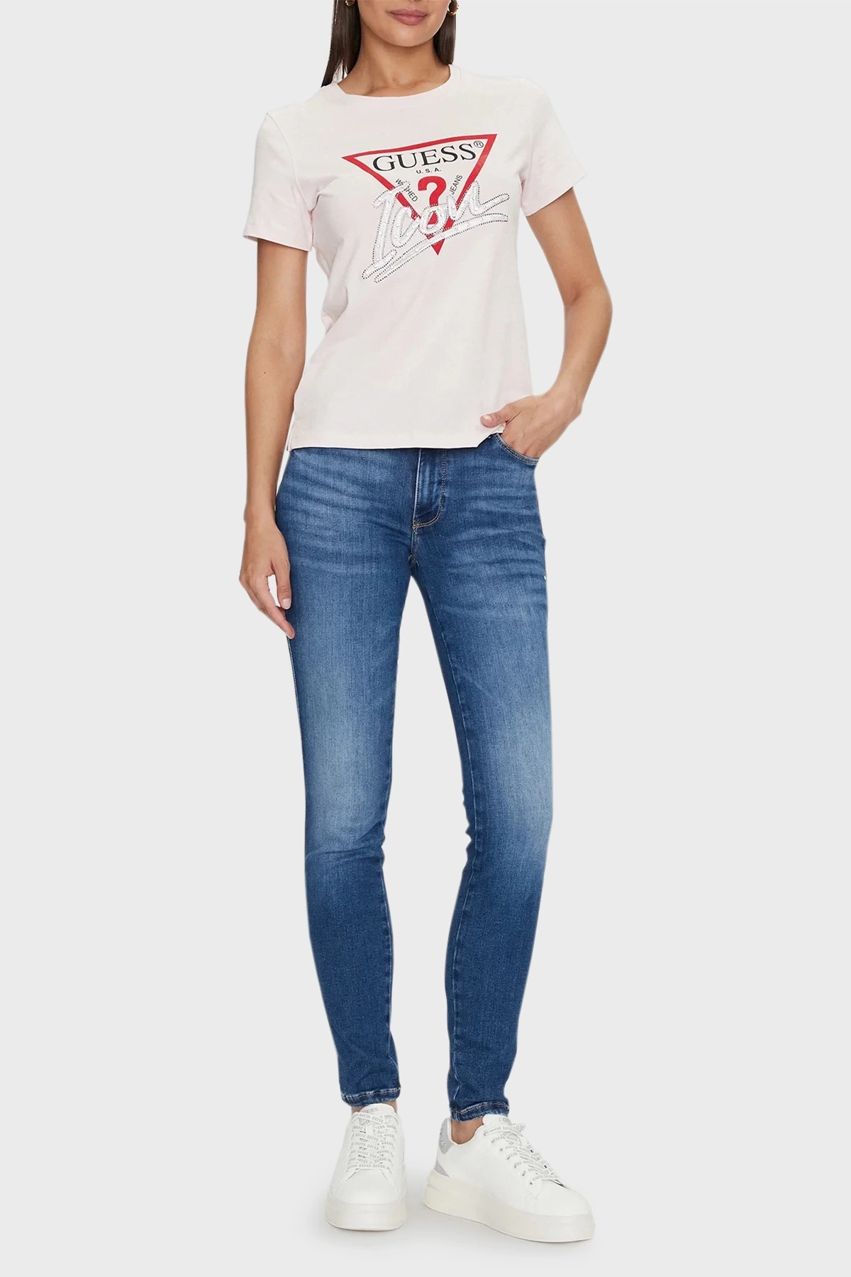 Guess Kadın Pudra Icon Logolu Regular Fit T Shirt