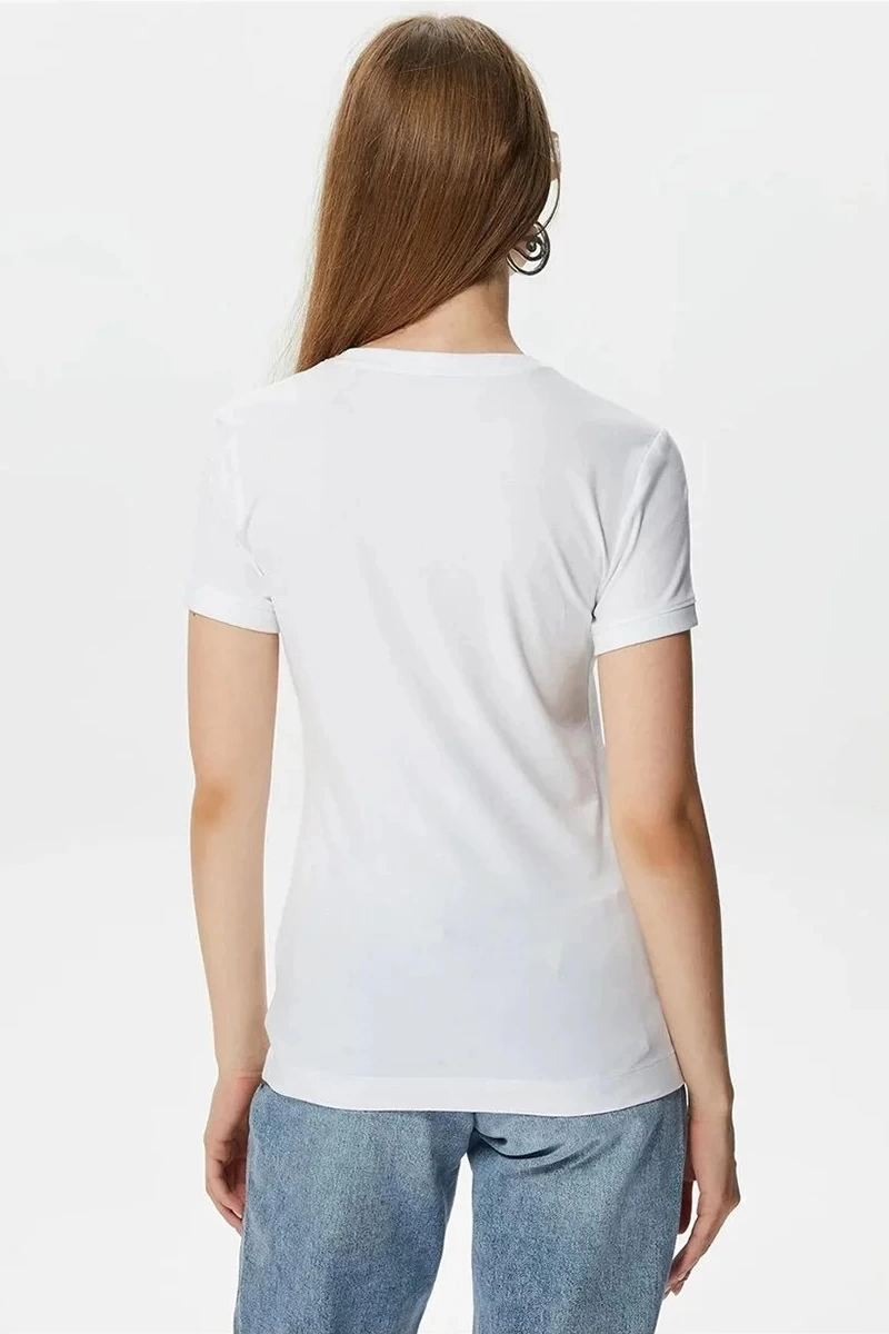 Guess Kadın Mini Üçgen Logolu Beyaz T-Shirt