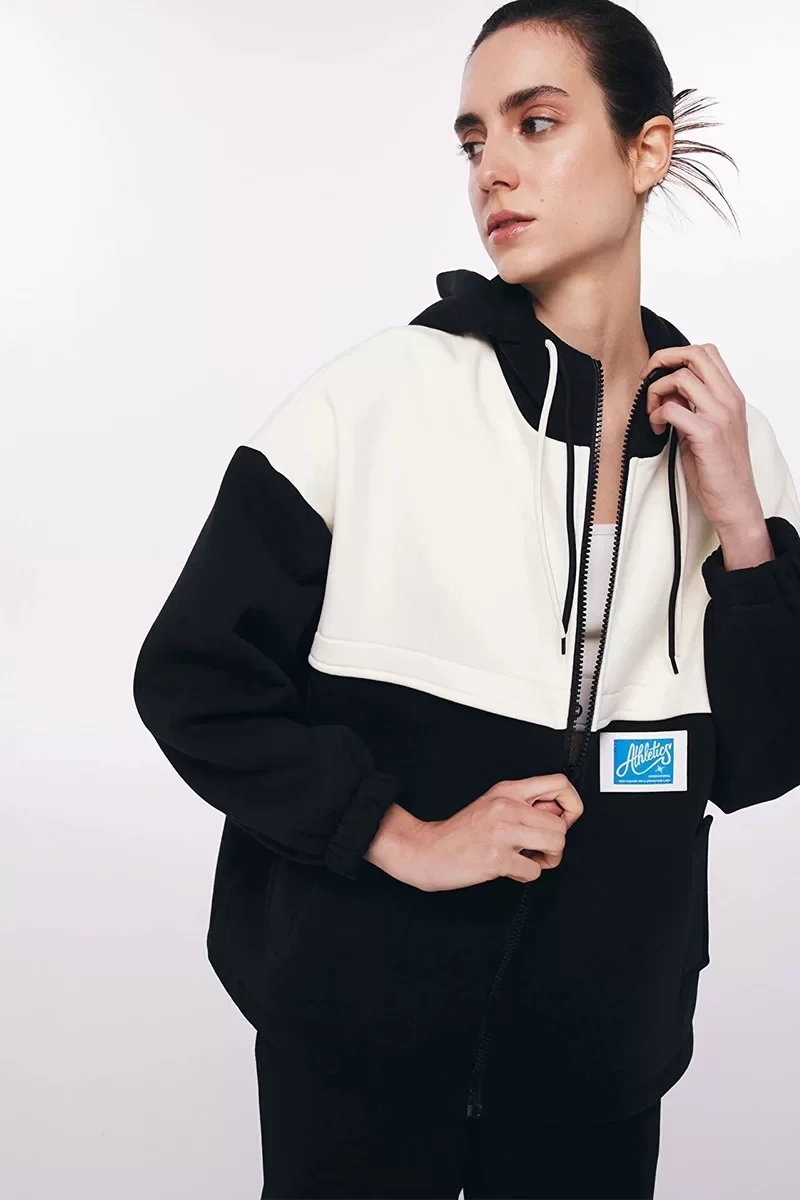 Twist  Patch Aksesuarlı ColorBlock Sweatshirt