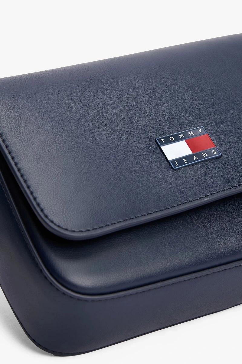 Tommy Hilfiger  Kadın Lacivert Essential Flap Çapraz Çanta