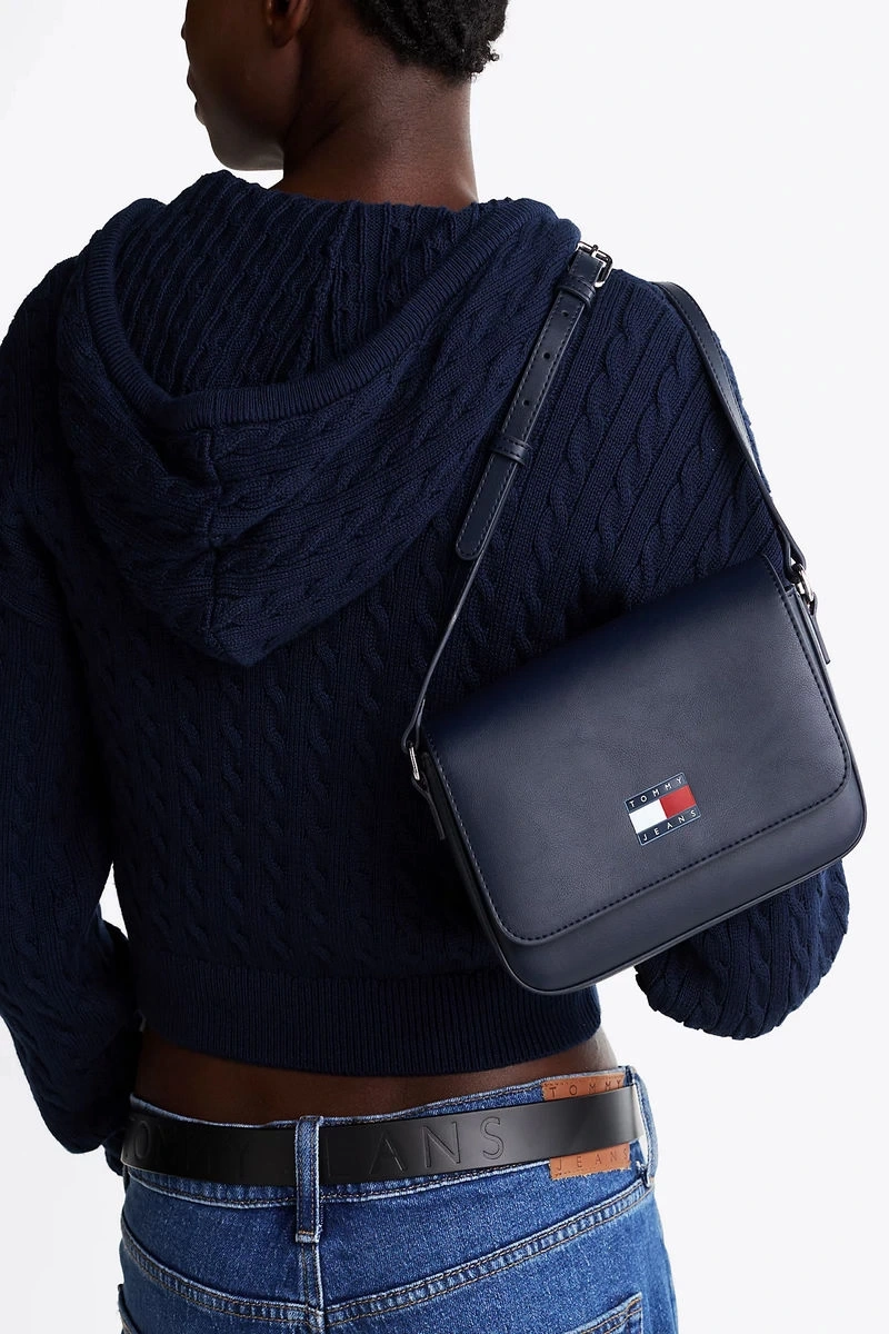 Tommy Hilfiger  Kadın Lacivert Essential Flap Çapraz Çanta