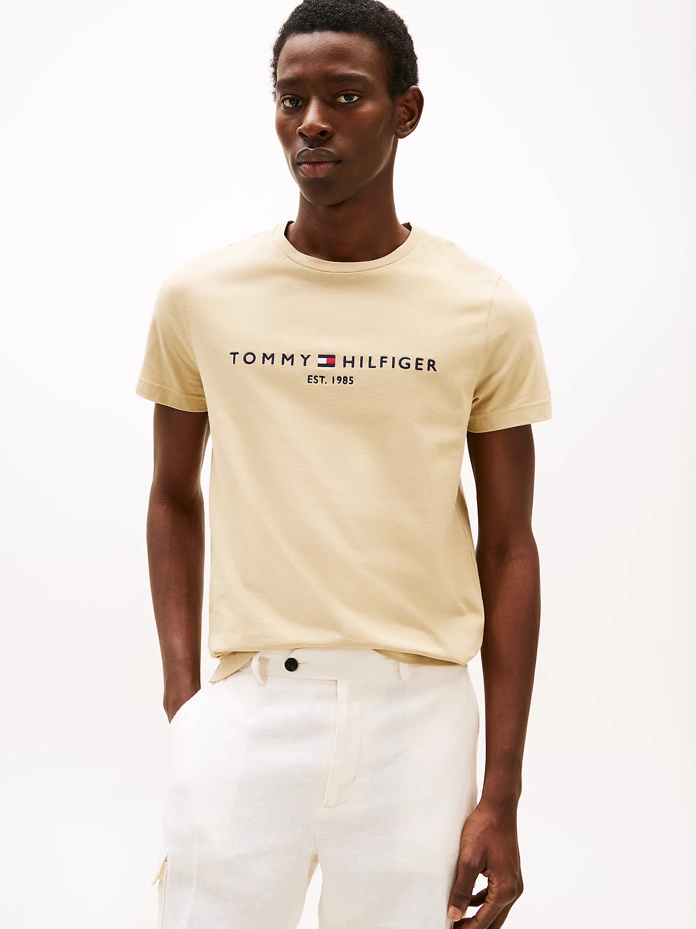 Tommy Hilfiger Erkek Bej Logolu T-Shirt