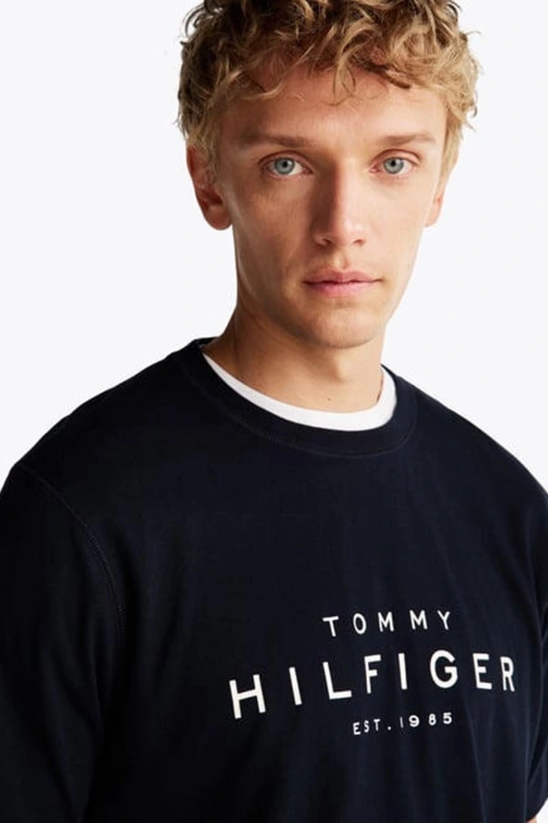Tommy Hilfiger Erkek Lacivert Logo Yuvarlak Yaka T-Shirt