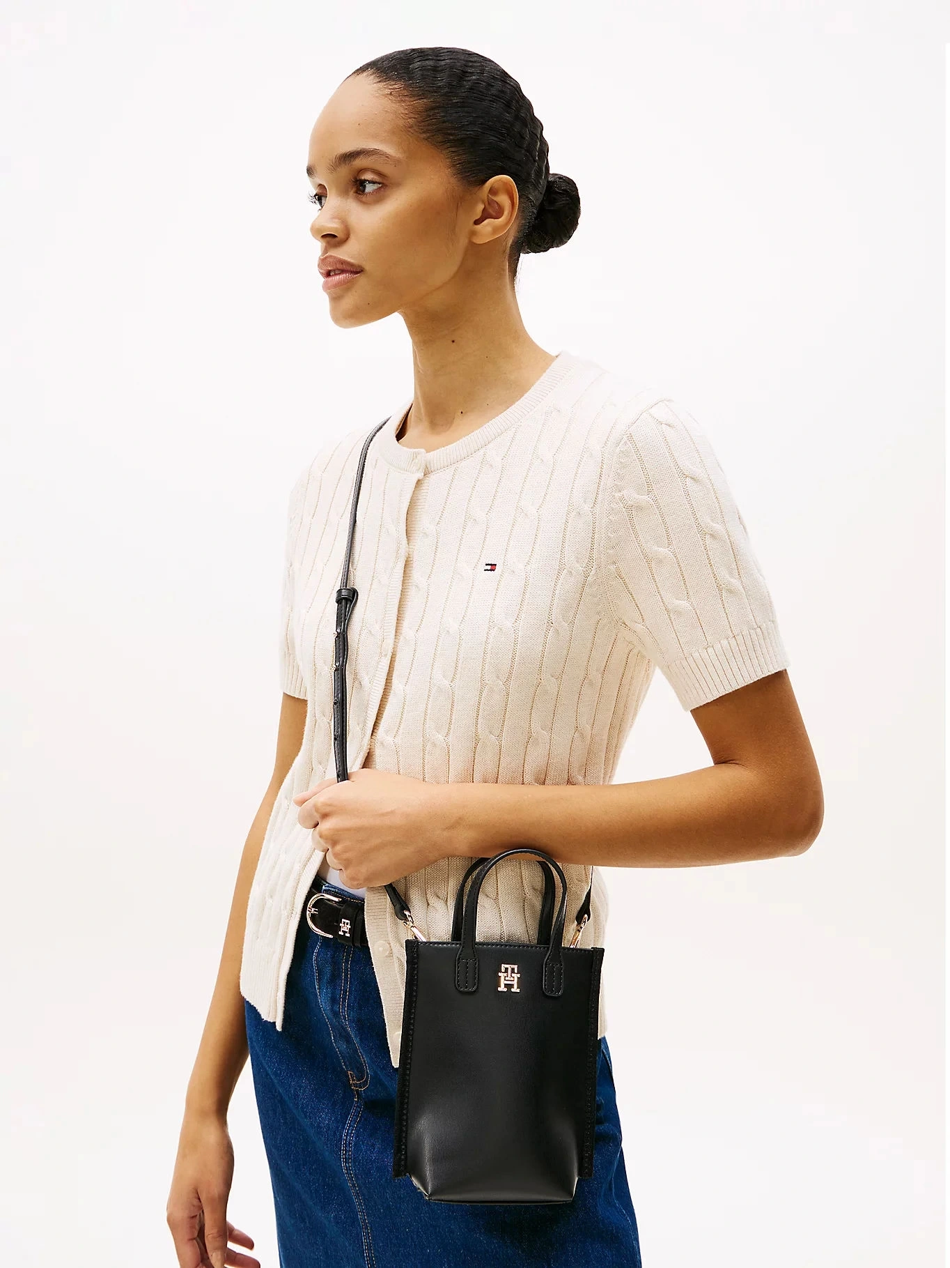 Tommy Hilfiger Kadın  TH Monogram Çapraz Askılı Telefon Kılı