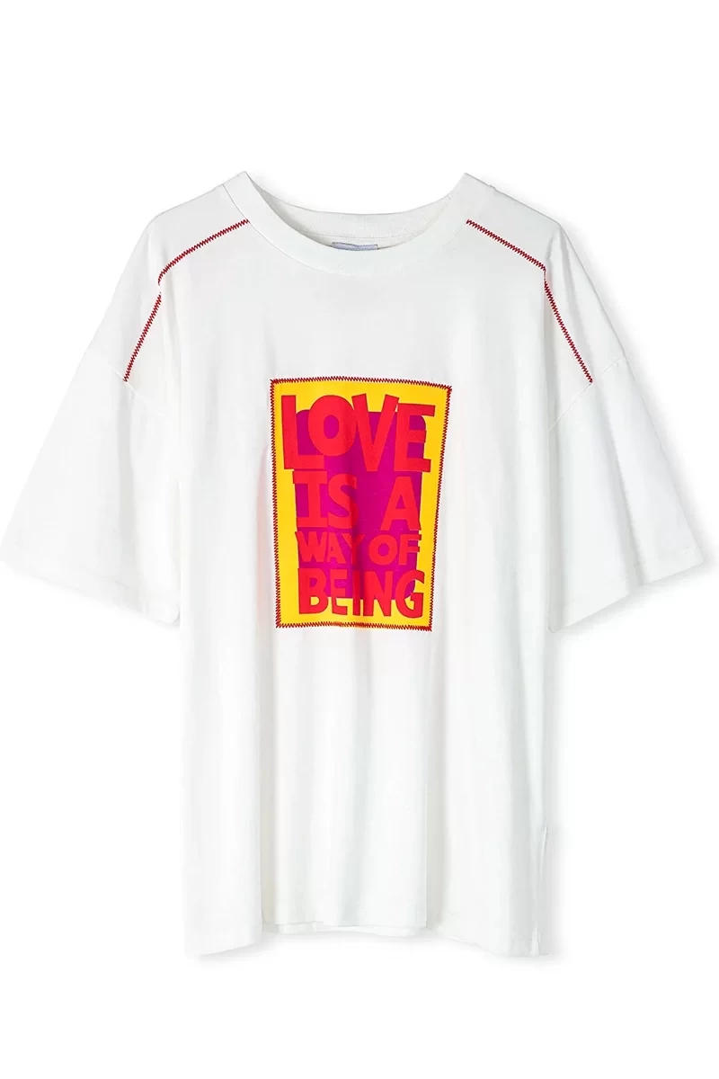 Twist Kontrast Dikişli Görsel Baskılı T-shirt