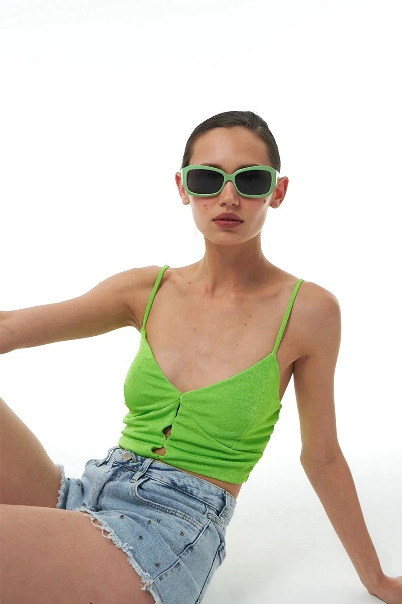Quzu neon yeşil out askılı tshirt