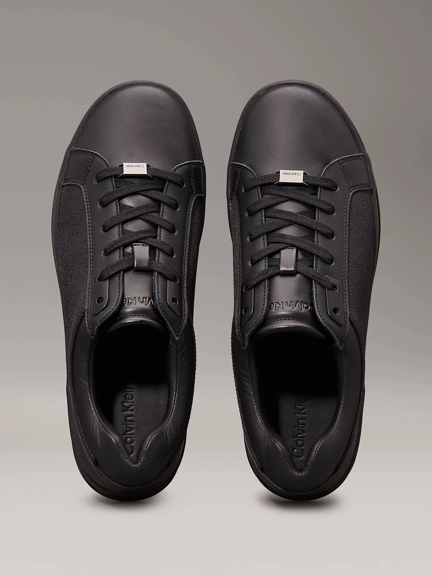 LOW TOP LACE UP EYELET JAQ MONO