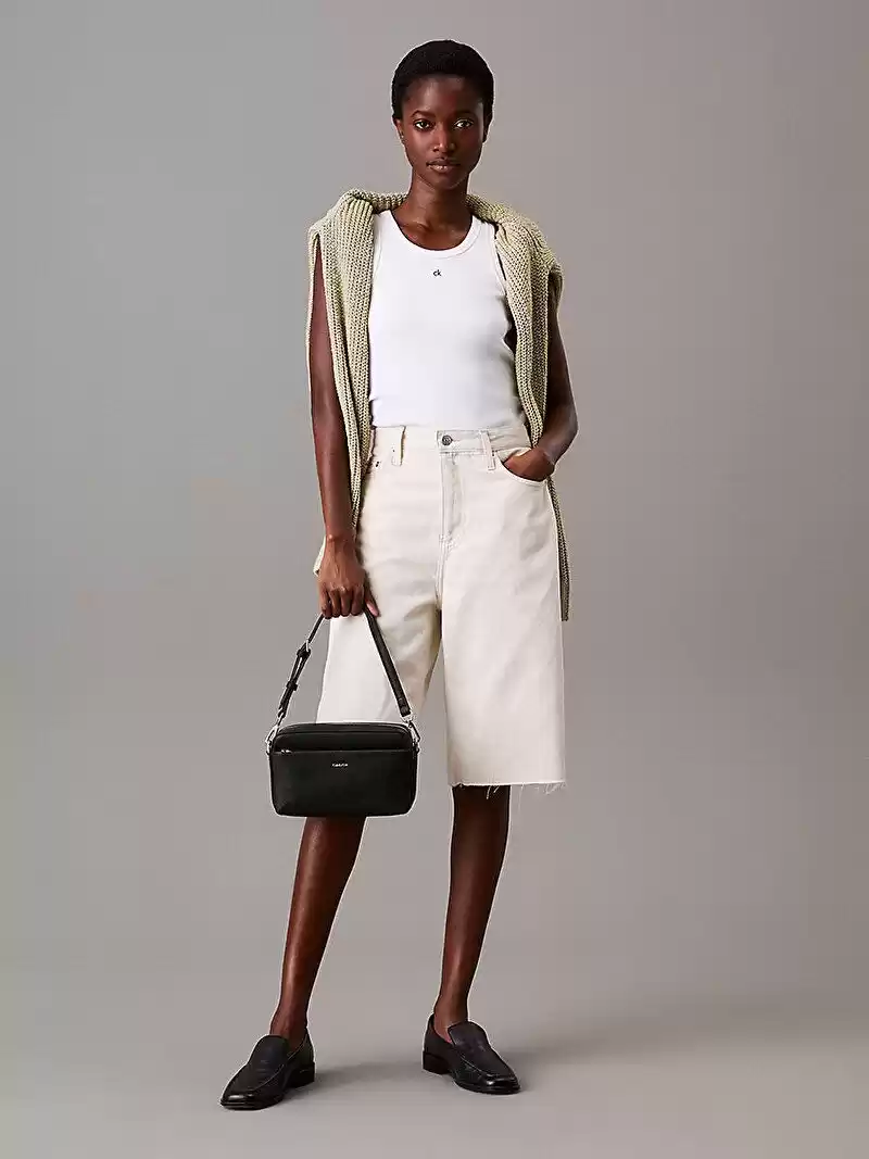 Calvin Klein  Kadın  Siyah Ck Must Conv Camera Çanta