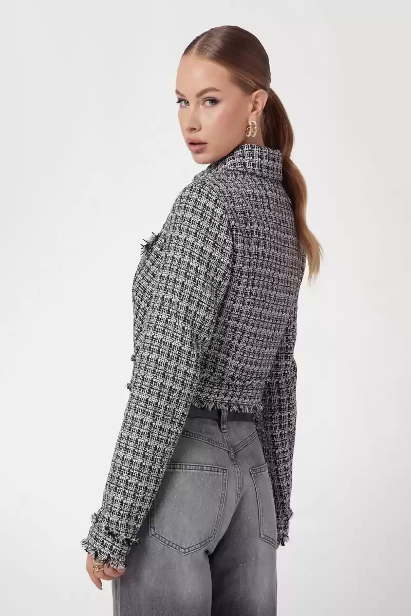 Guess Kadın Siyah Beyaz Daphnee Crop Kesim Tüvit Ceket