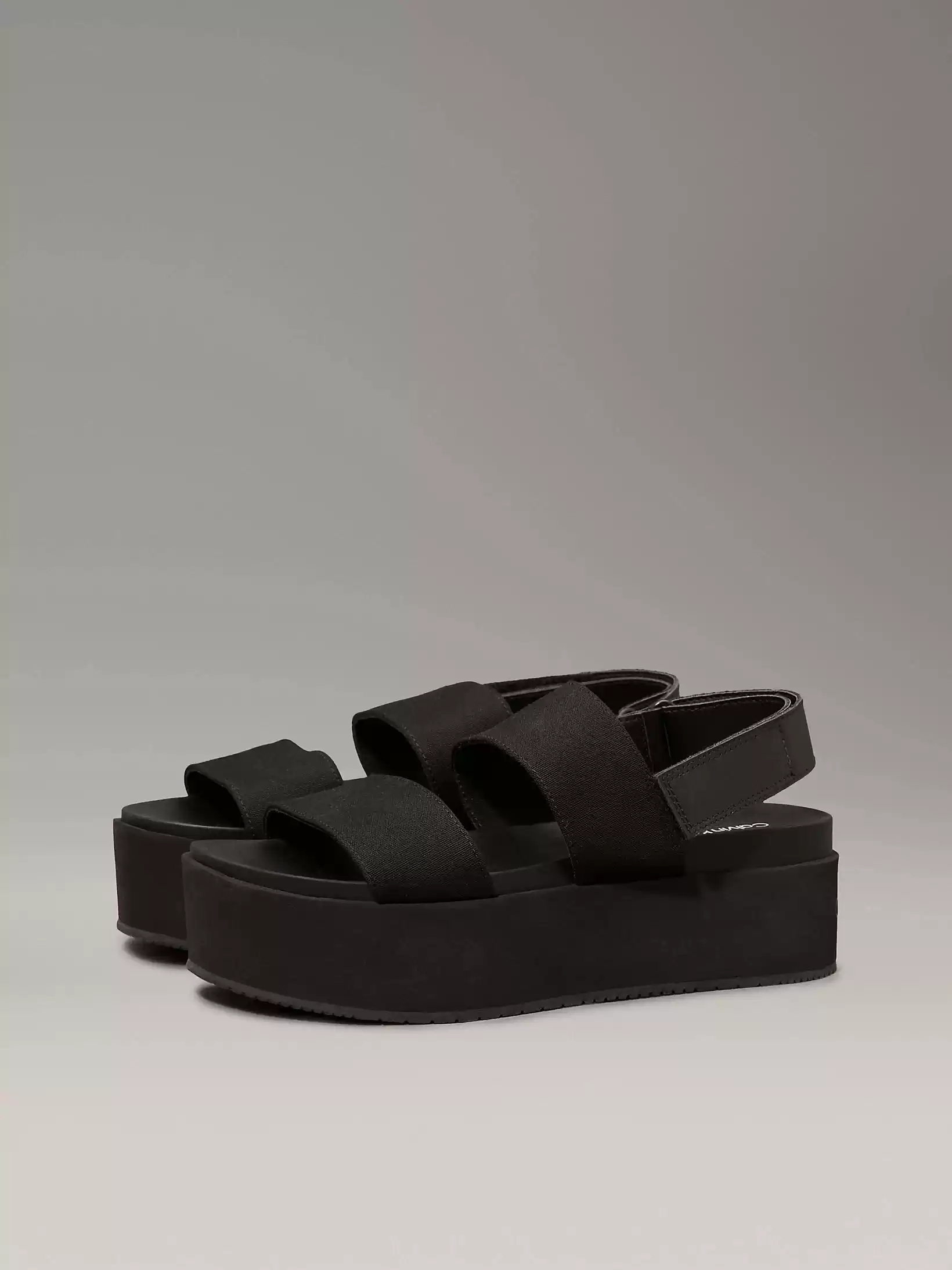 Calvin Klein Kadın Siyah Platform Logolu Sandalet