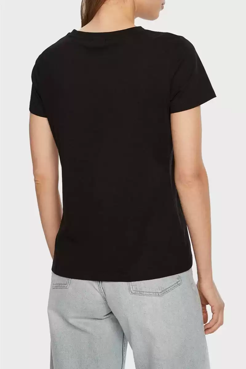 Guess Kadın Margot Siyah Ön Logolu T-Shirt