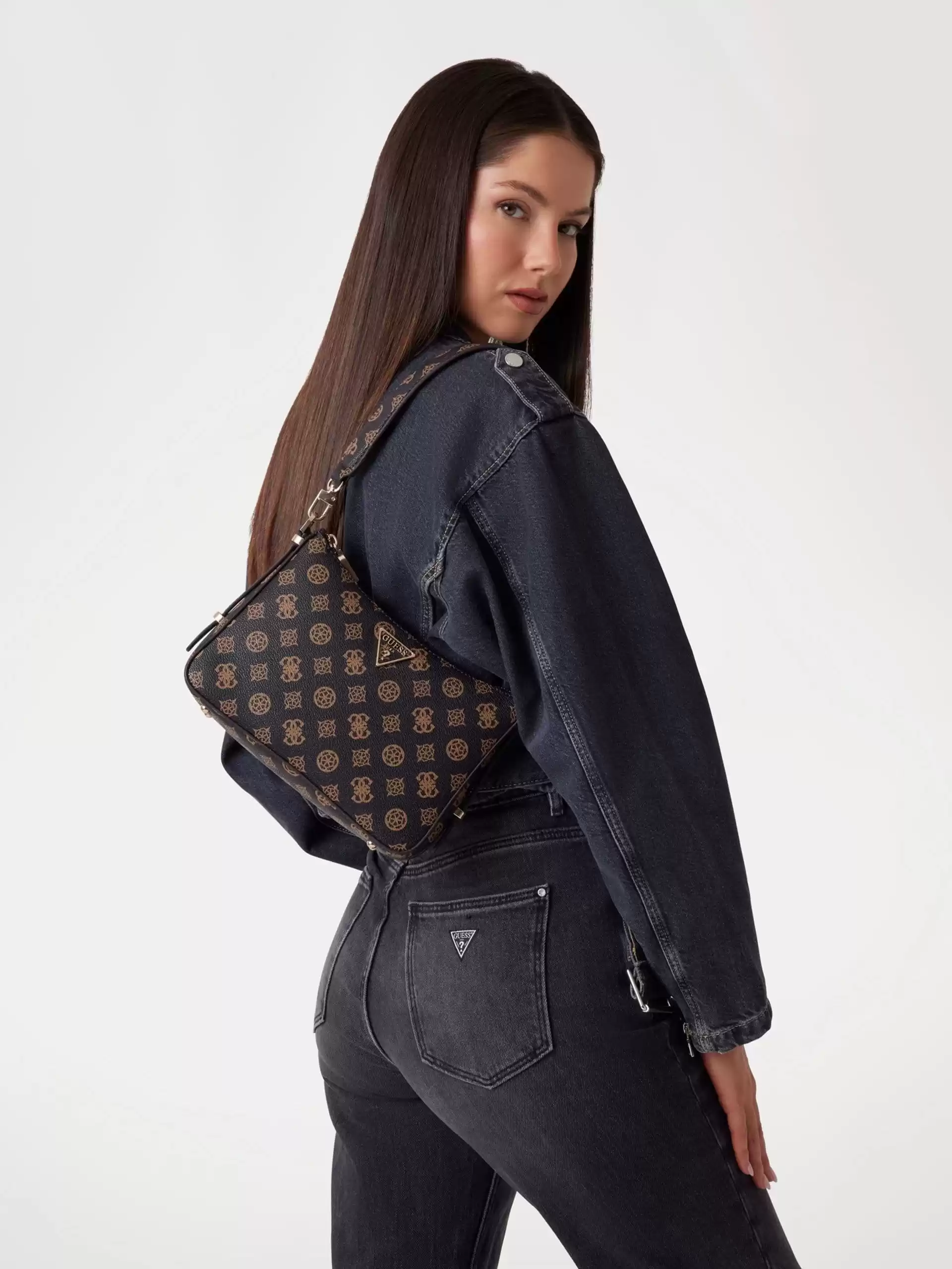 Guess Kadın Kahverengi Eco Erica Üstten Fermuarlı Omuz Çanta