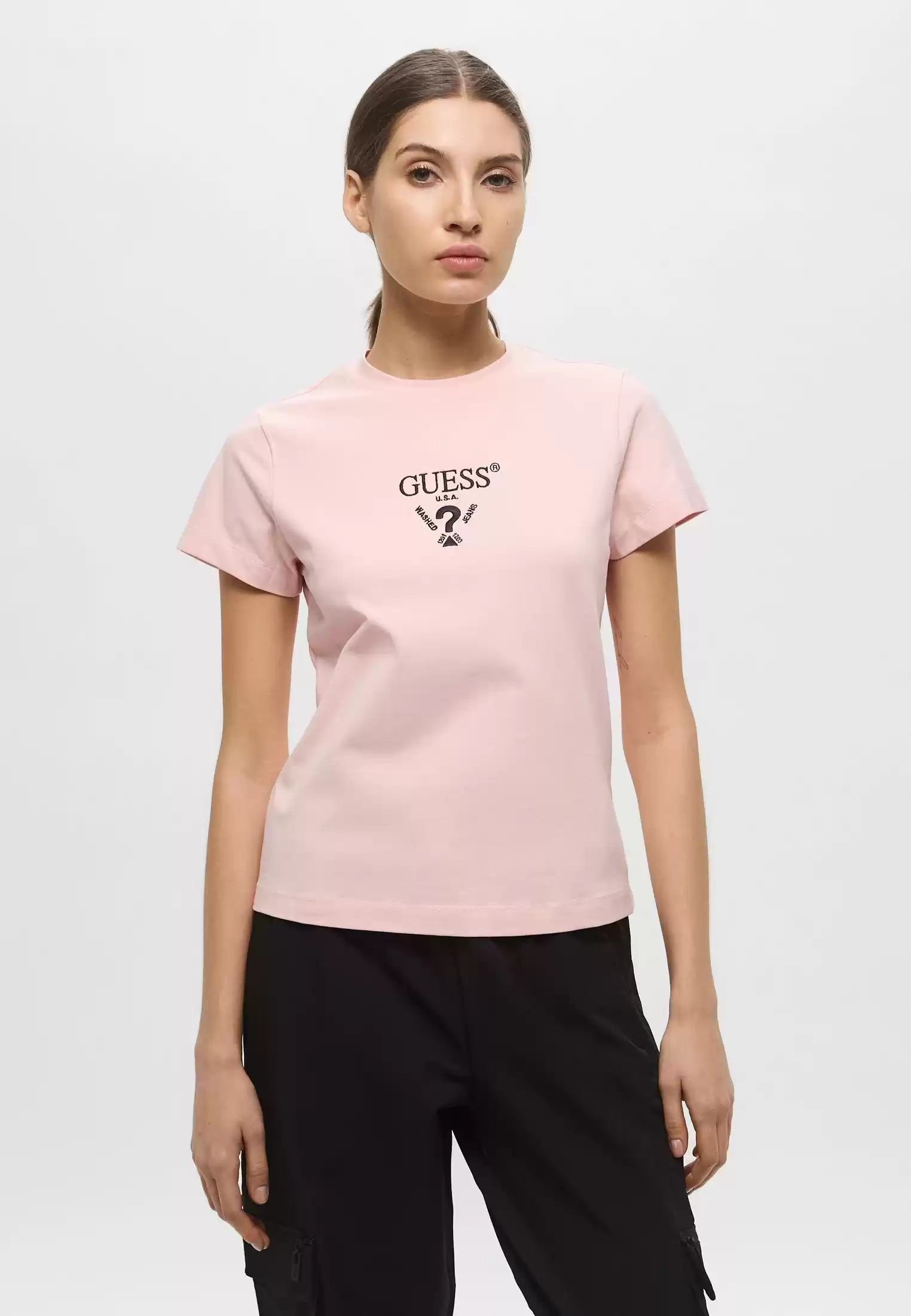 Guess Kadın Pembe Önü Logolu T-Shirt