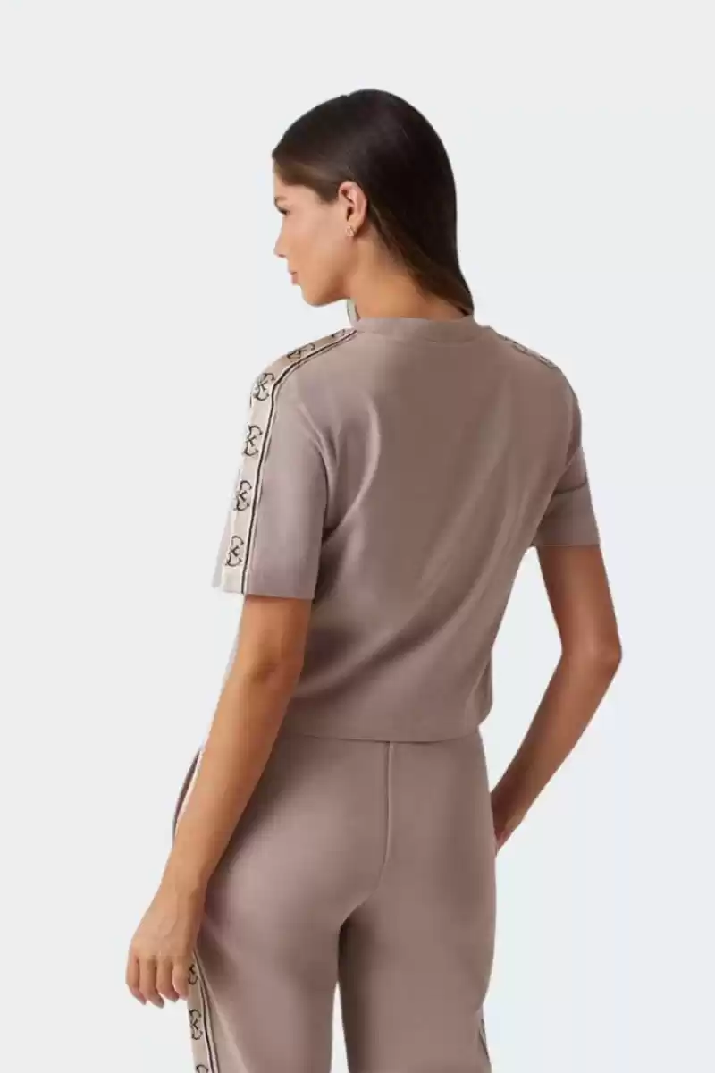 Guess Kadın Kahverengi Yan Logo Şeritli T-Shirt
