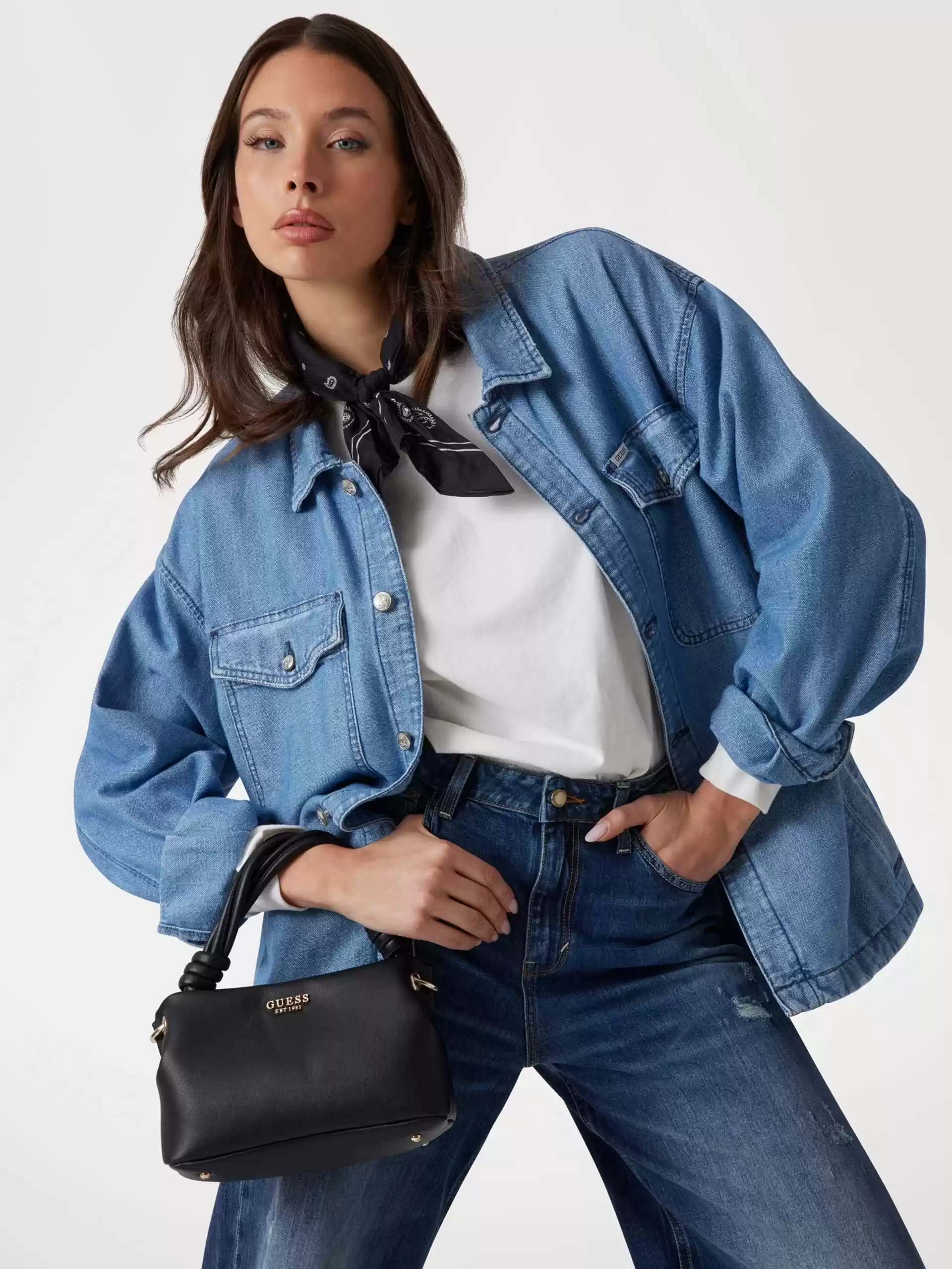 Guess Kadın Siyah Sansa El Saplı Crossbody Çanta
