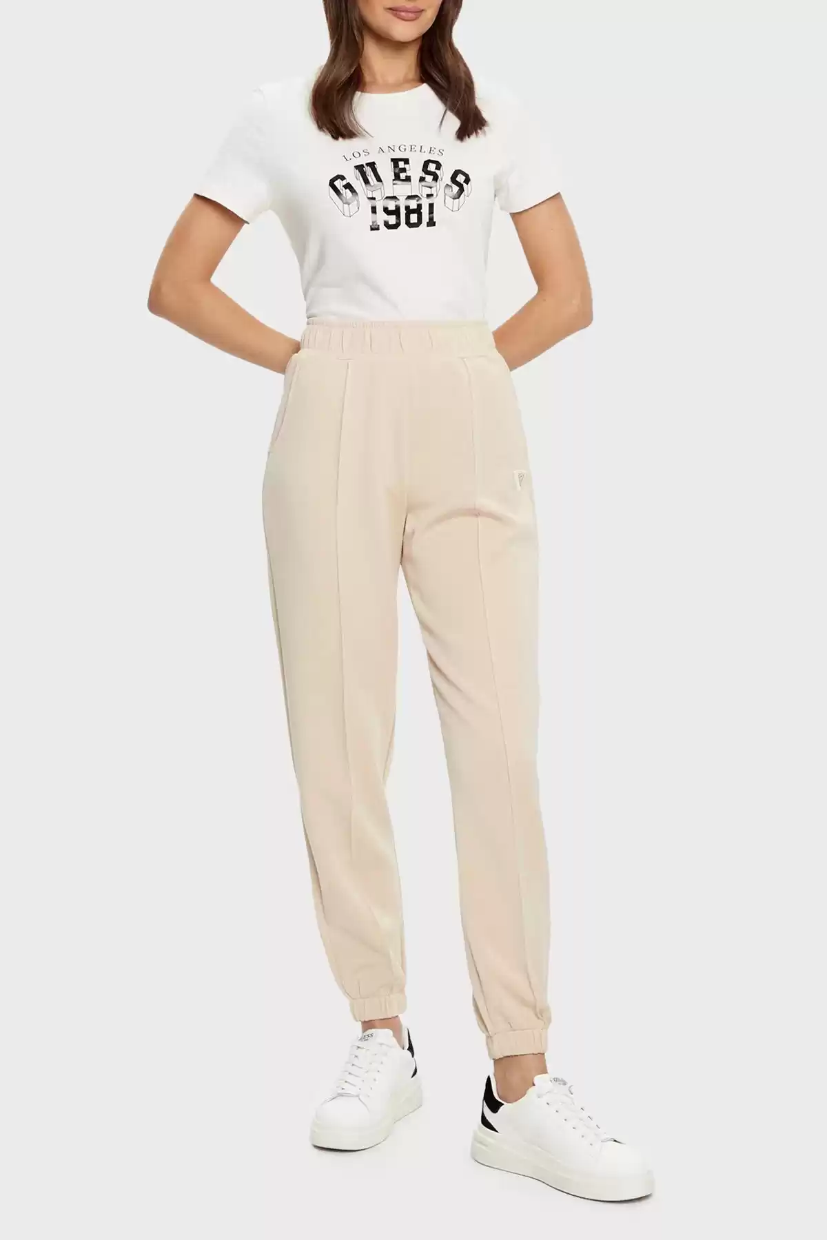 Guess Kadın Krem Martina   Bisiklet Yaka Logolu T-Shirt
