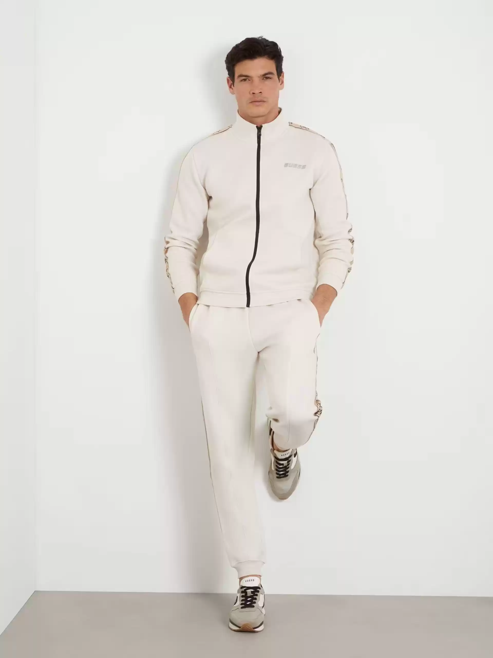 Guess Erkek Bej Yanları Logolu Fermuarlı Sweatshirt