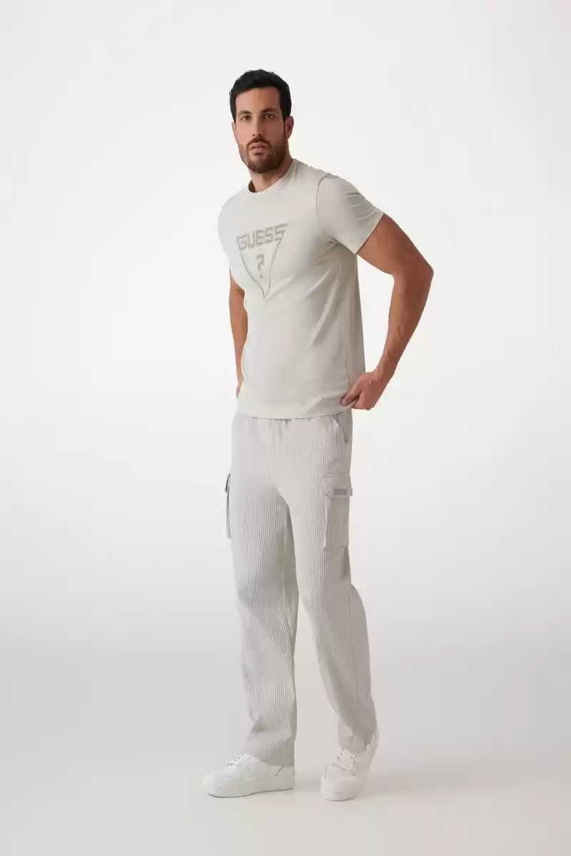 Guess Erkek Gri Üçgen Logolu Nakış İşlemeli T-Shirt