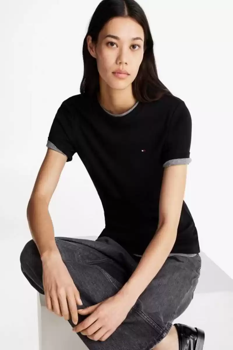 Tommy Hilfiger Kadın  Siyah Yuvarlak  Yaka  Slim T-Shirt