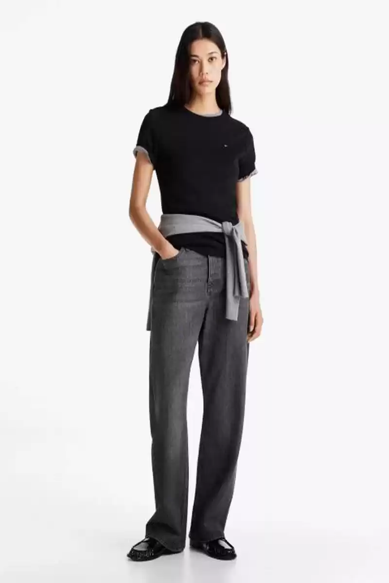 Tommy Hilfiger Kadın  Siyah Yuvarlak  Yaka  Slim T-Shirt