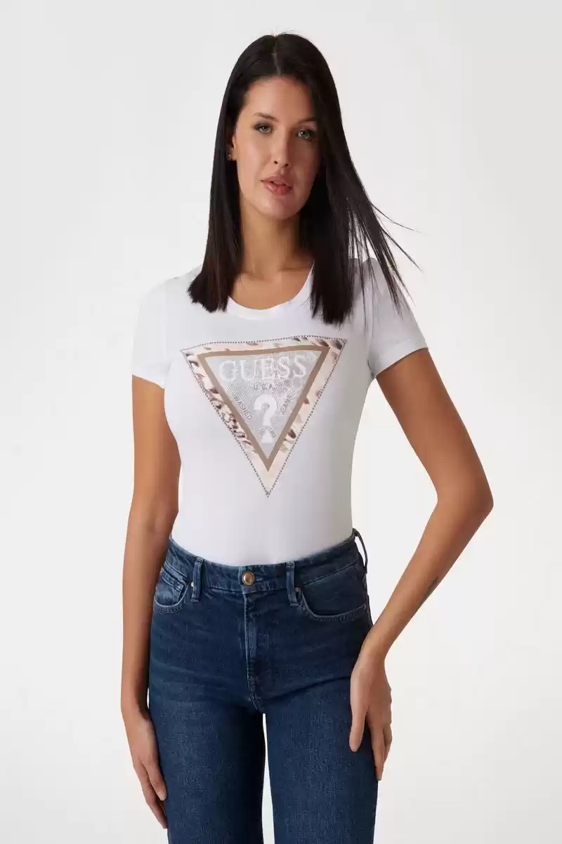 Guess Kadın Beyaz Çita Desenli Üçgen Logolu T-Shirt