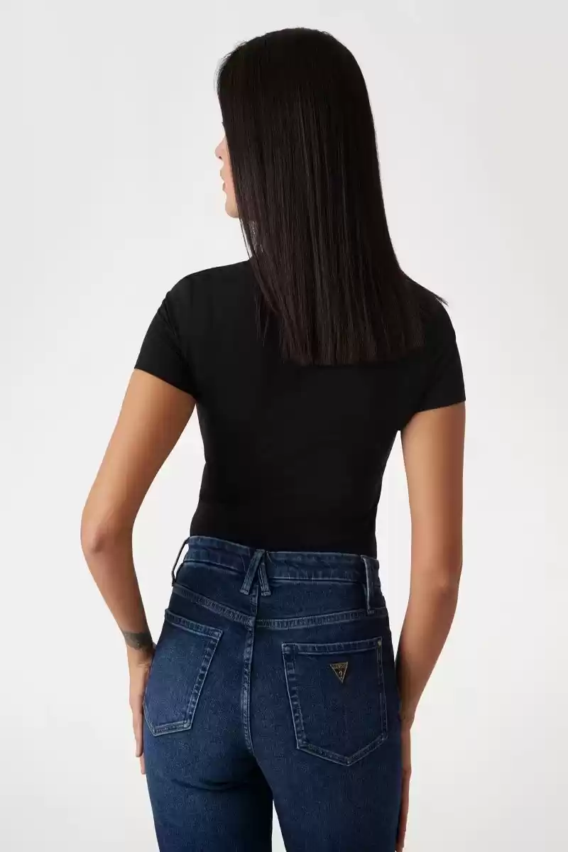 Guess Kadın Parlak Üçgen Logolu Siyah T-Shirt
