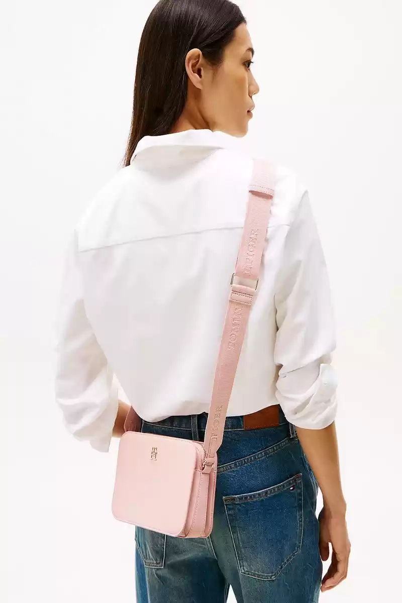 Tommy Hilfiger Kadın Monotype Askılı Pembe Kamera Çantası