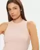 Guess Kadın Kolsuz Pembe Crop Bluz