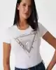 Guess Kadın Beyaz Çita Desenli Üçgen Logolu T-Shirt