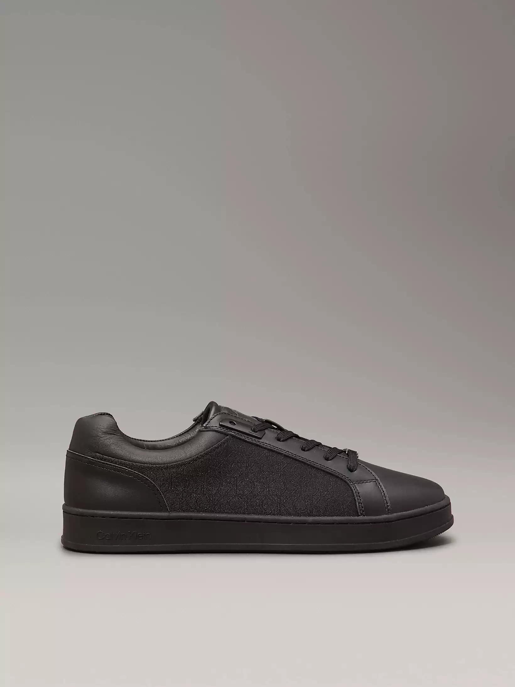 Guess  Erkek  Siyah Deri Logolu Sneaker