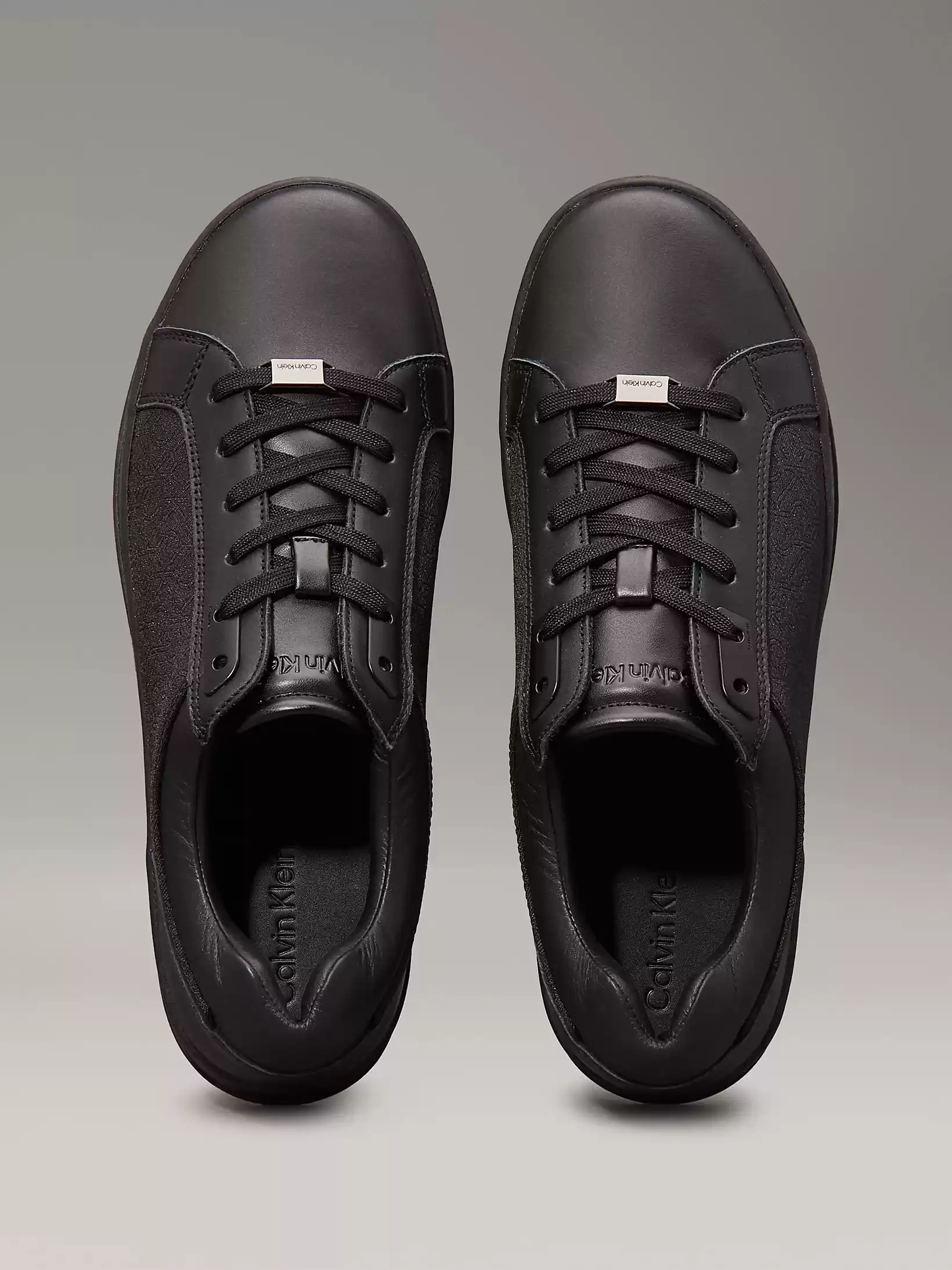 Guess  Erkek  Siyah Deri Logolu Sneaker